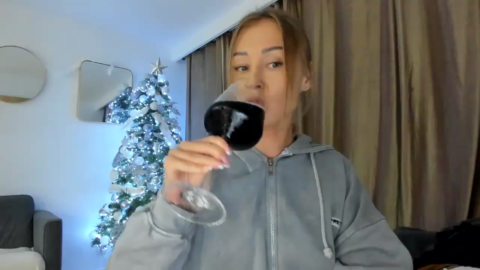 Gallery image thumbnail from AAA_Yas's myfreecams stream on, 12/29/2023, 22:57 image 16 of 20