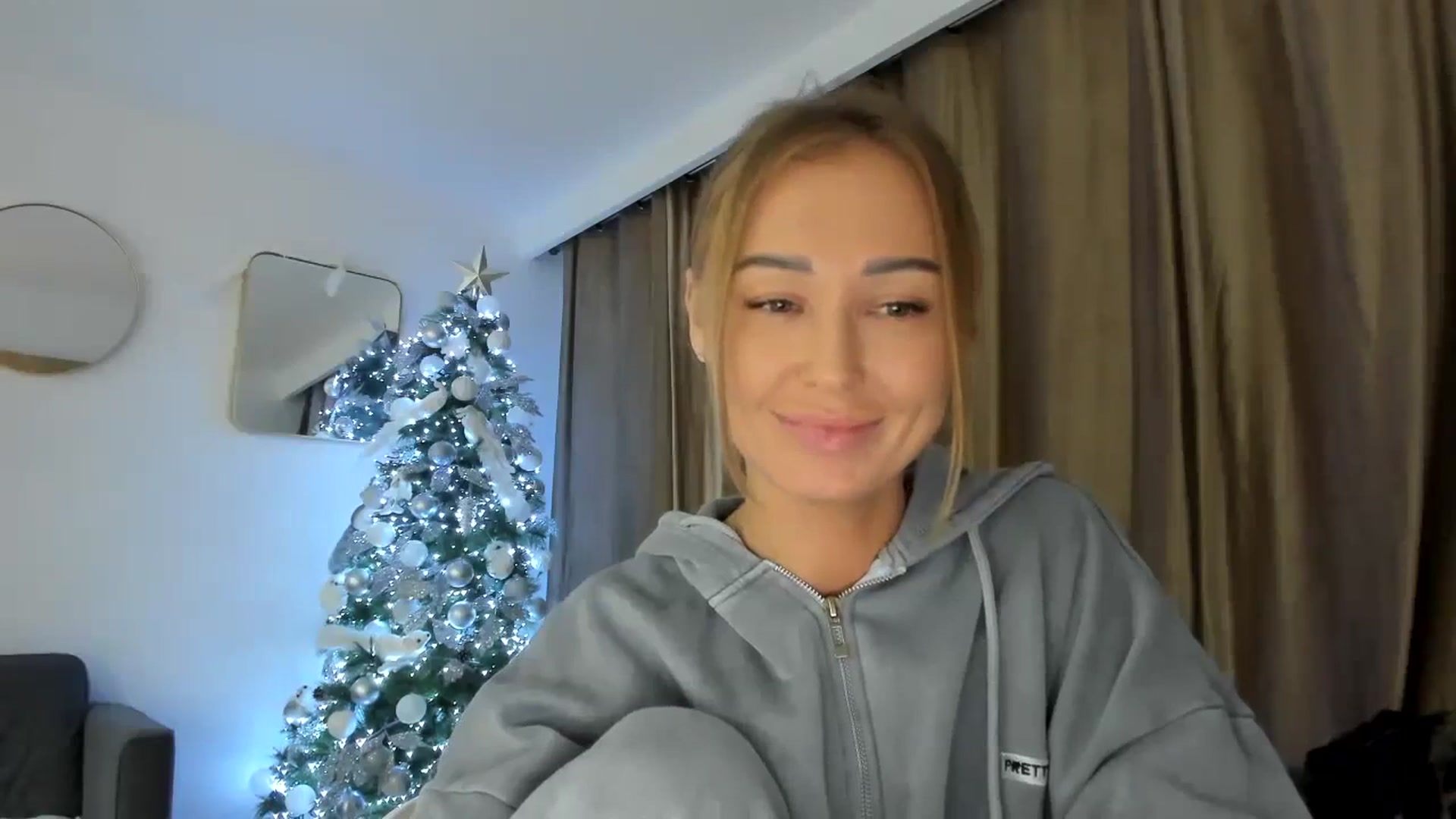 Gallery image thumbnail from AAA_Yas's myfreecams stream on, 12/29/2023, 22:57 image 5 of 20