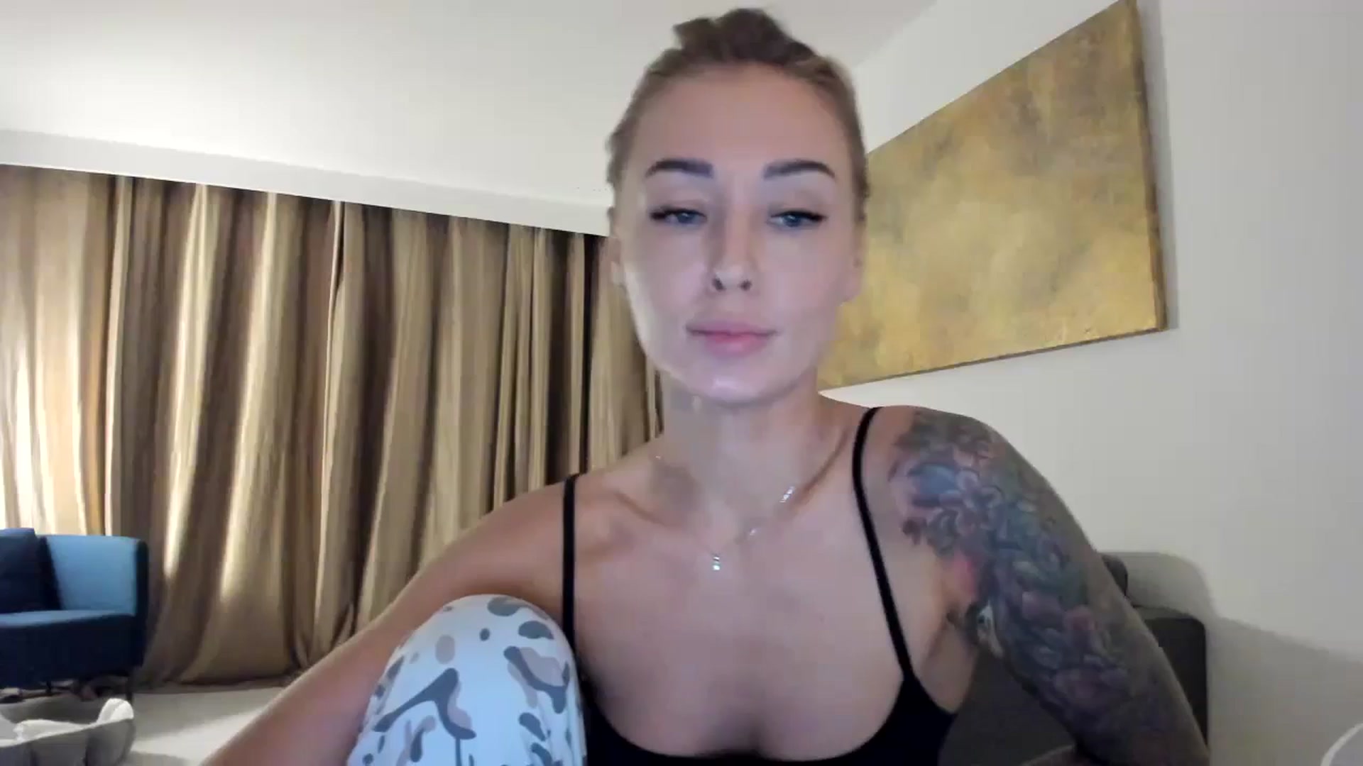 Gallery image thumbnail from AAA_Yas's myfreecams stream on, 01/16/2024, 22:27 image 10 of 20