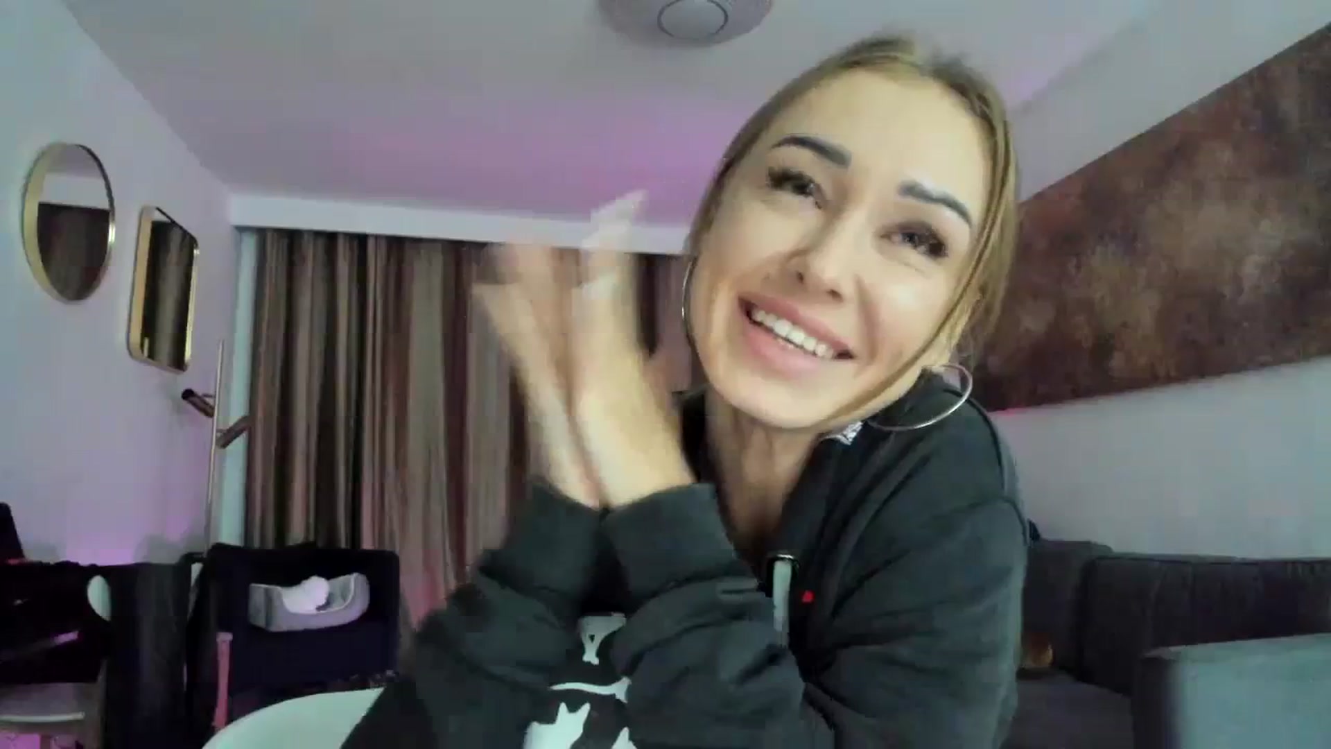 Gallery image thumbnail from AAA_Yas's myfreecams stream on, 02/07/2024, 23:00 image 3 of 20