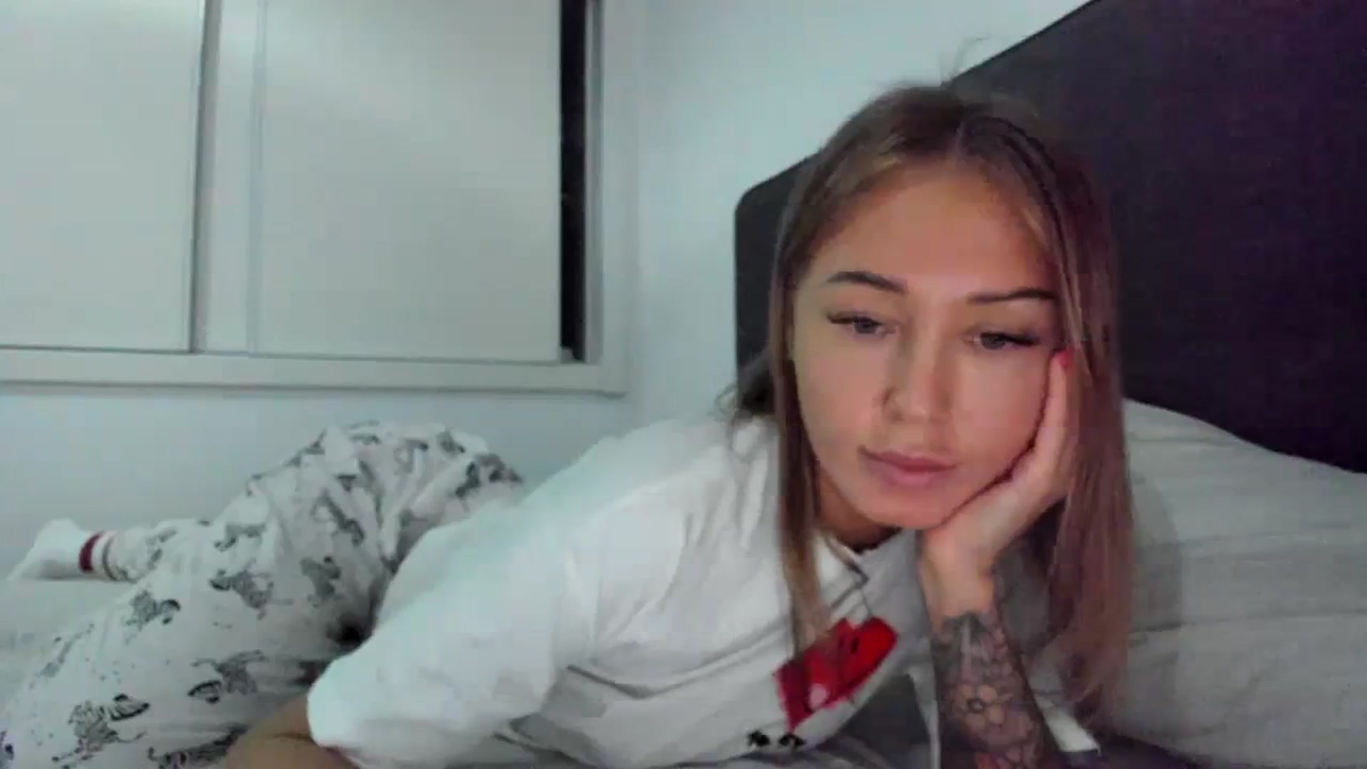 Gallery image thumbnail from AAA_Yas's myfreecams stream on, 03/07/2024, 14:55 image 17 of 20