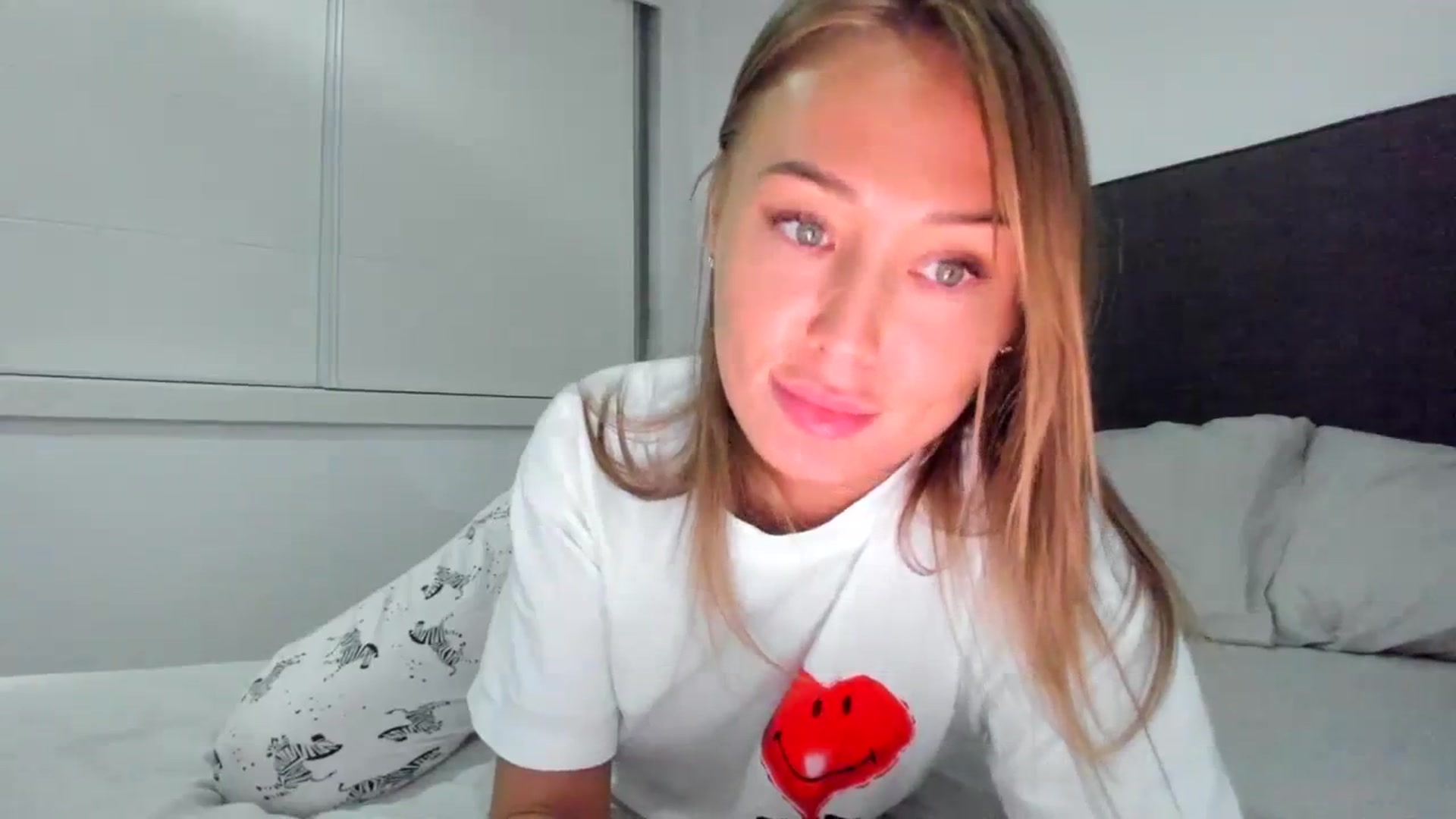 Gallery image thumbnail from AAA_Yas's myfreecams stream on, 03/07/2024, 19:32 image 2 of 20