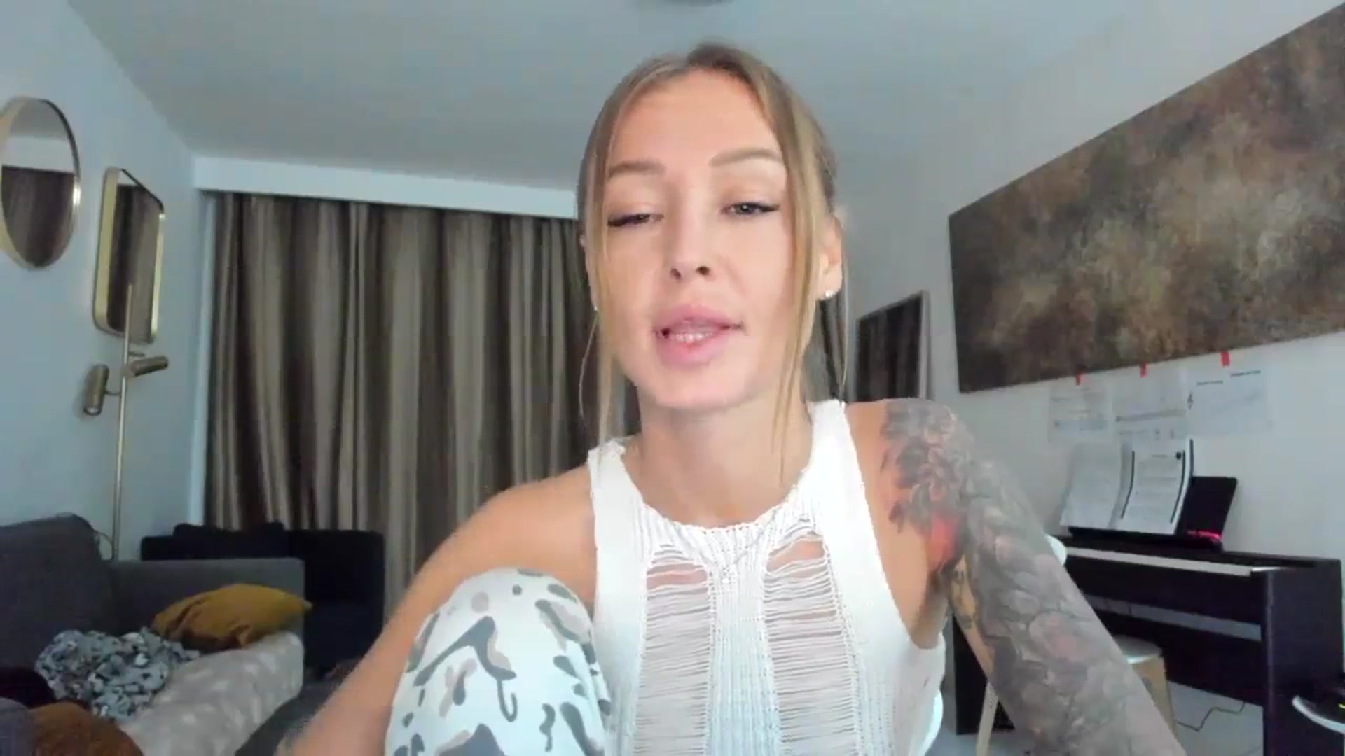 Gallery image thumbnail from AAA_Yas's myfreecams stream on, 03/23/2024, 24:17 image 6 of 20