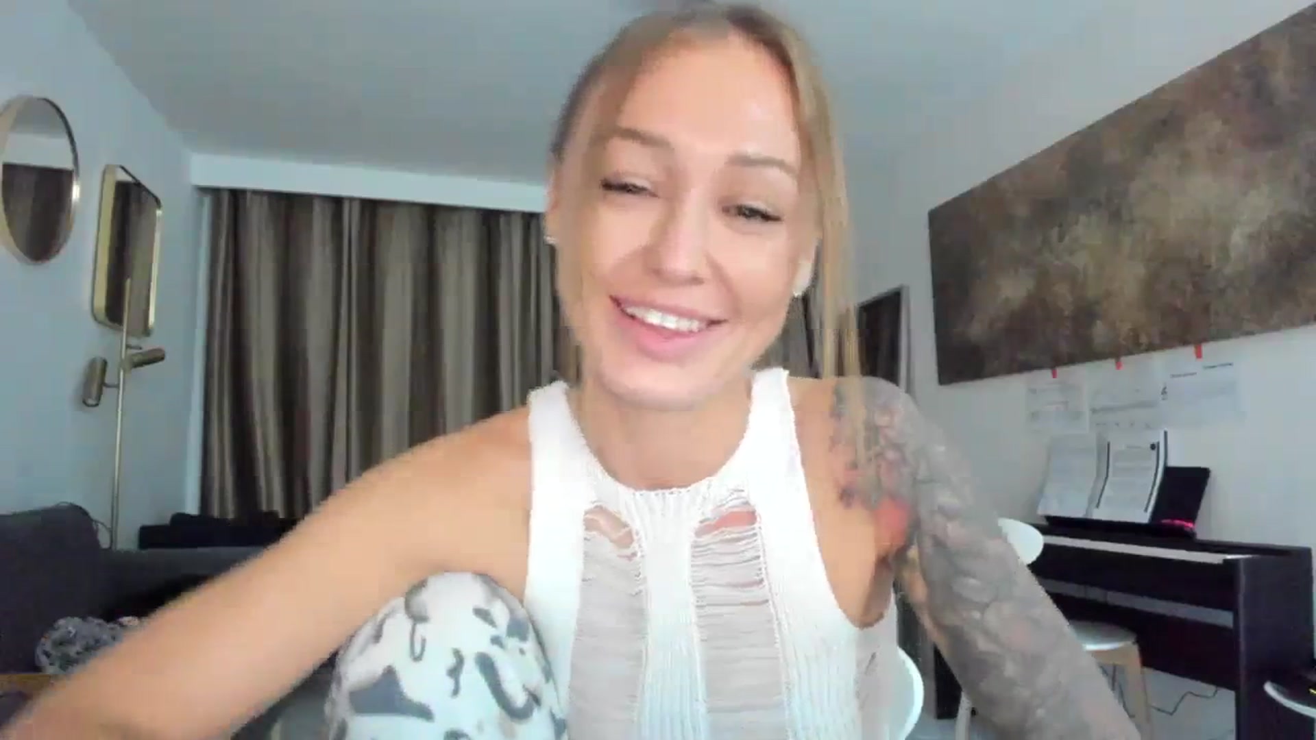 Gallery image thumbnail from AAA_Yas's myfreecams stream on, 03/23/2024, 24:17 image 18 of 20