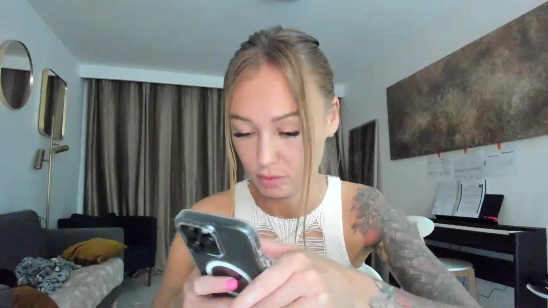 Gallery image thumbnail from AAA_Yas's myfreecams stream on, 03/23/2024, 24:17 image 9 of 20