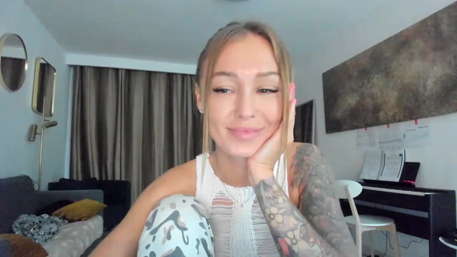 Gallery image thumbnail from AAA_Yas's myfreecams stream on, 03/23/2024, 24:17 image 11 of 20
