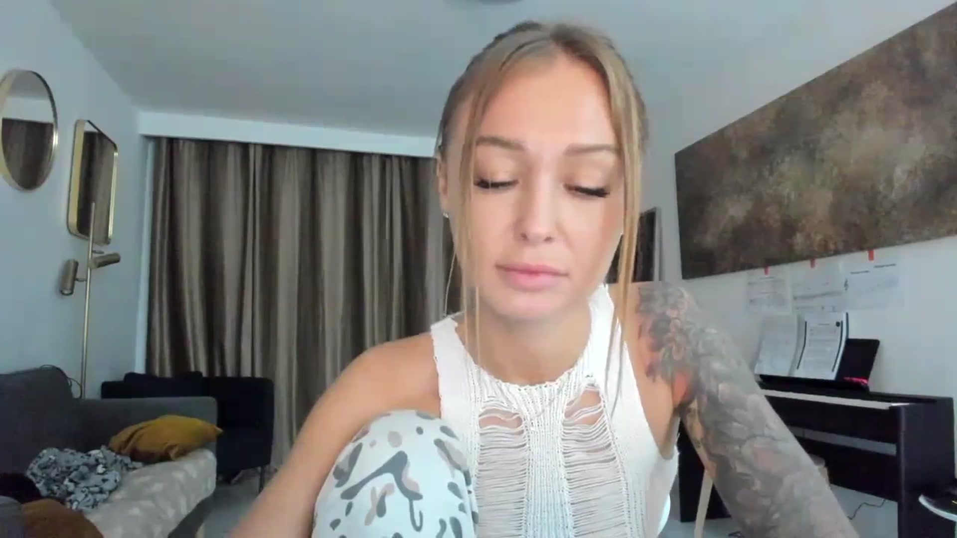 Gallery image thumbnail from AAA_Yas's myfreecams stream on, 03/23/2024, 24:17 image 2 of 20