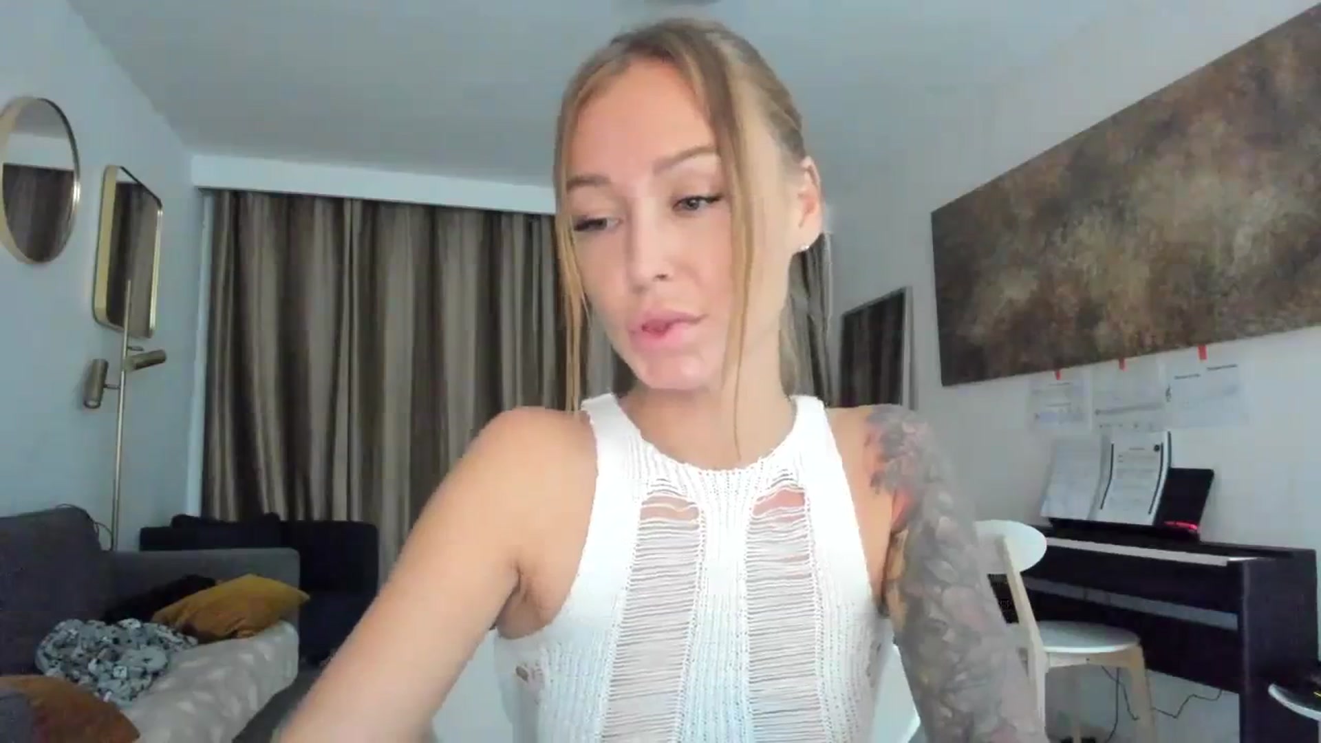 Gallery image thumbnail from AAA_Yas's myfreecams stream on, 03/23/2024, 24:17 image 17 of 20