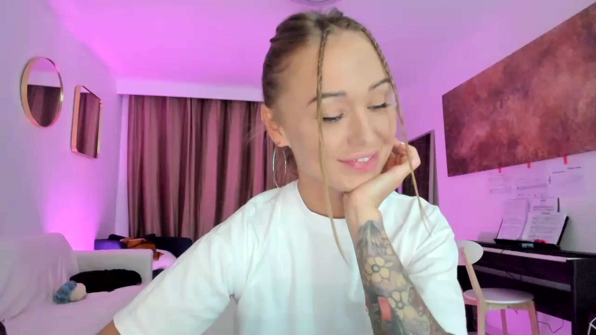 Gallery image thumbnail from AAA_Yas's myfreecams stream on, 04/25/2024, 21:34 image 1 of 20