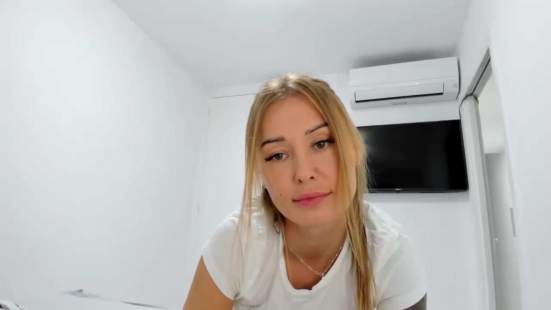 Gallery image thumbnail from AAA_Yas's myfreecams stream on, 04/26/2024, 21:18 image 7 of 20
