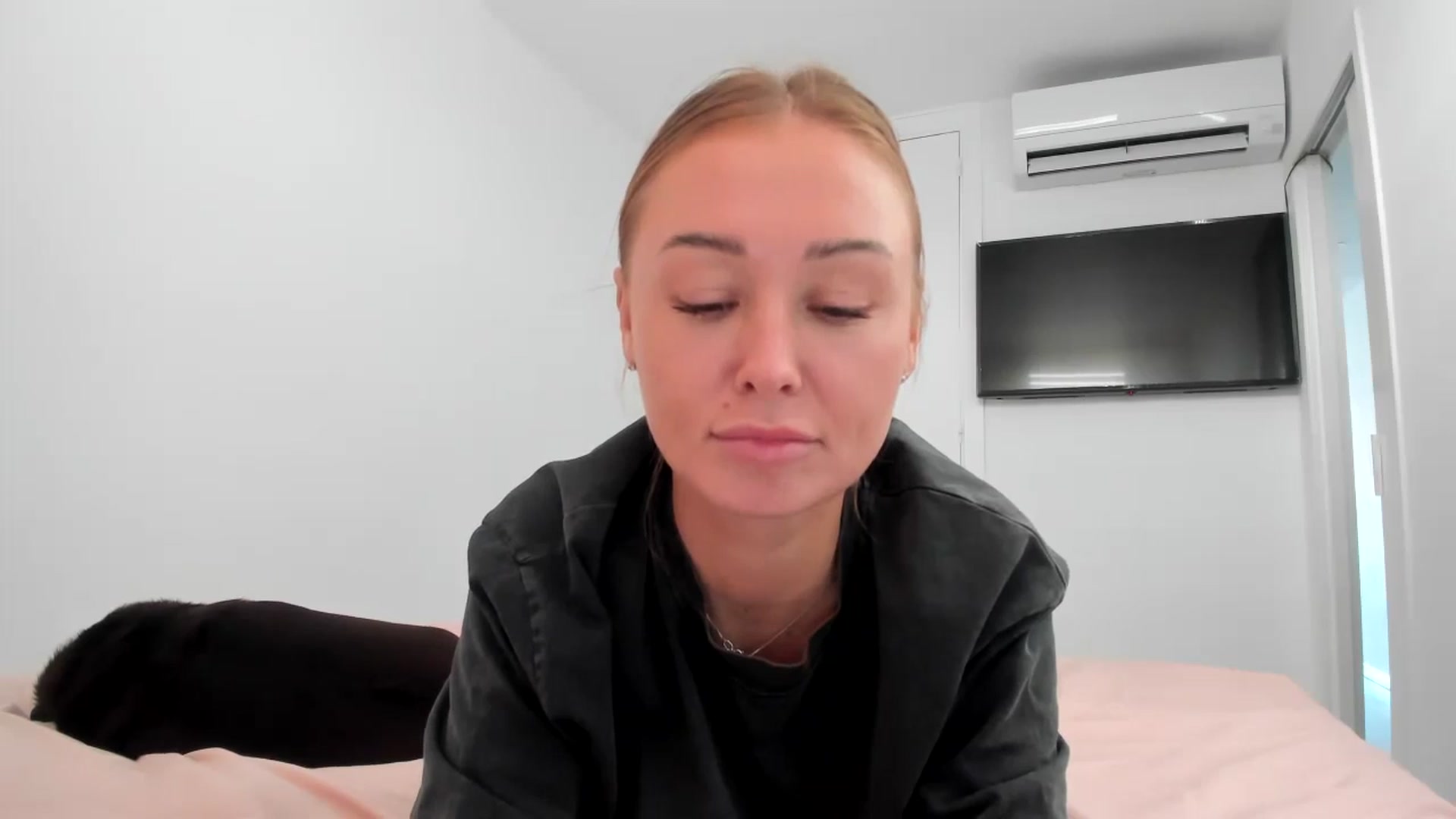 Gallery image thumbnail from AAA_Yas's myfreecams stream on, 05/02/2024, 17:52 image 17 of 20