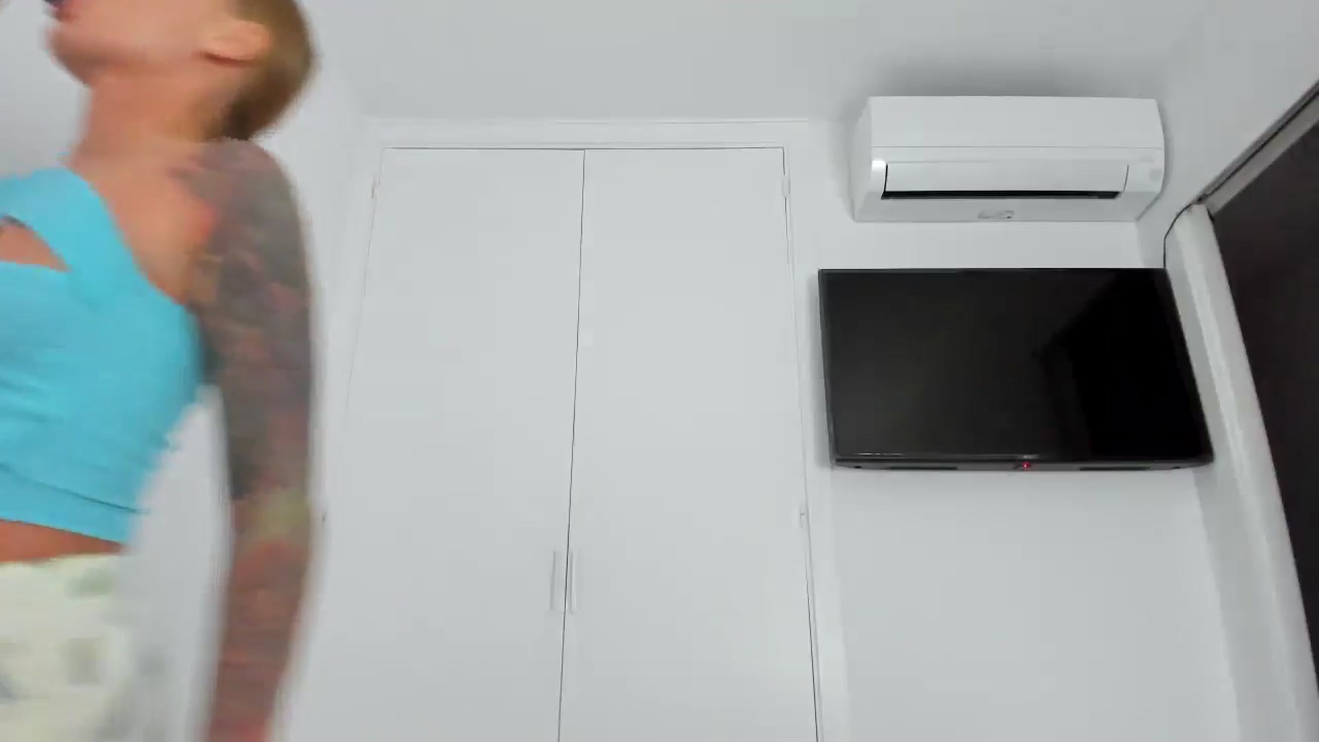Gallery image thumbnail from AAA_Yas's myfreecams stream on, 05/03/2024, 21:54 image 16 of 20