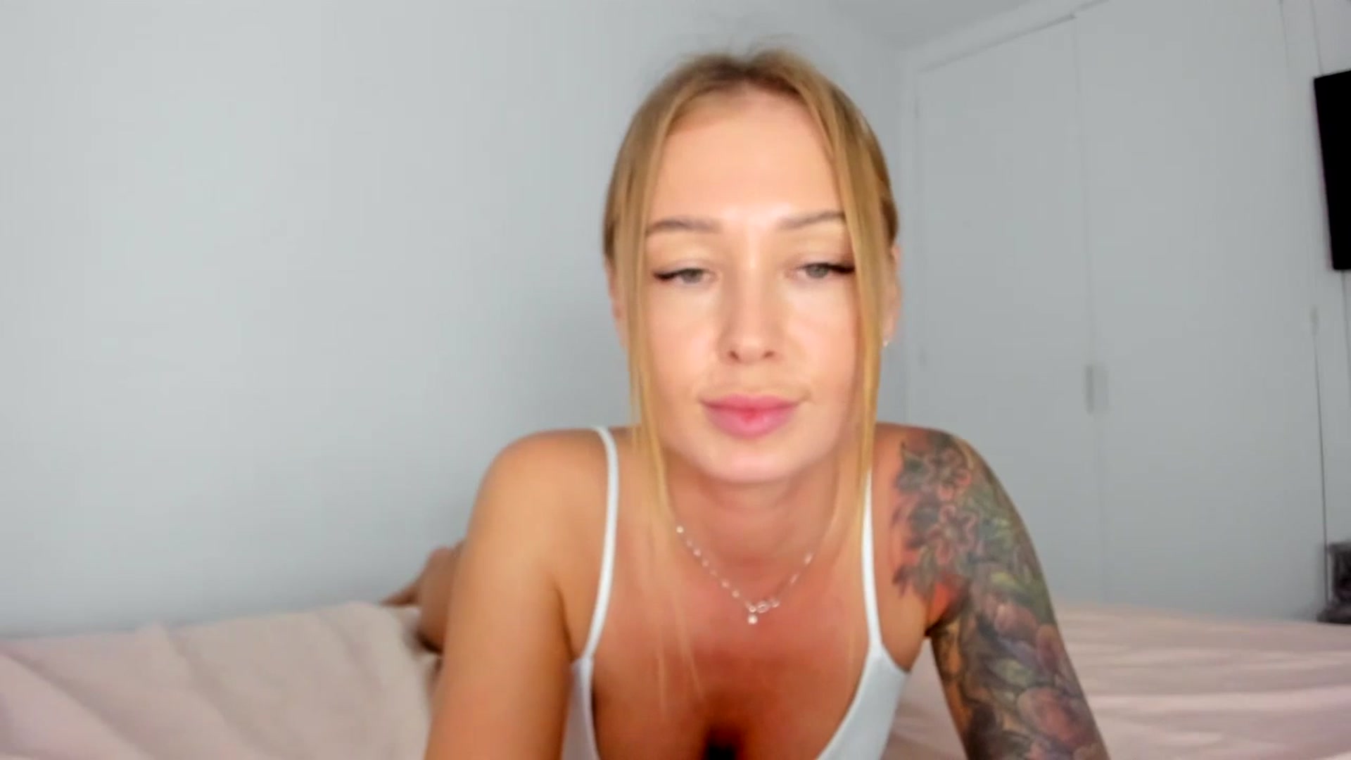 Gallery image thumbnail from AAA_Yas's myfreecams stream on, 06/22/2024, 21:18 image 13 of 20