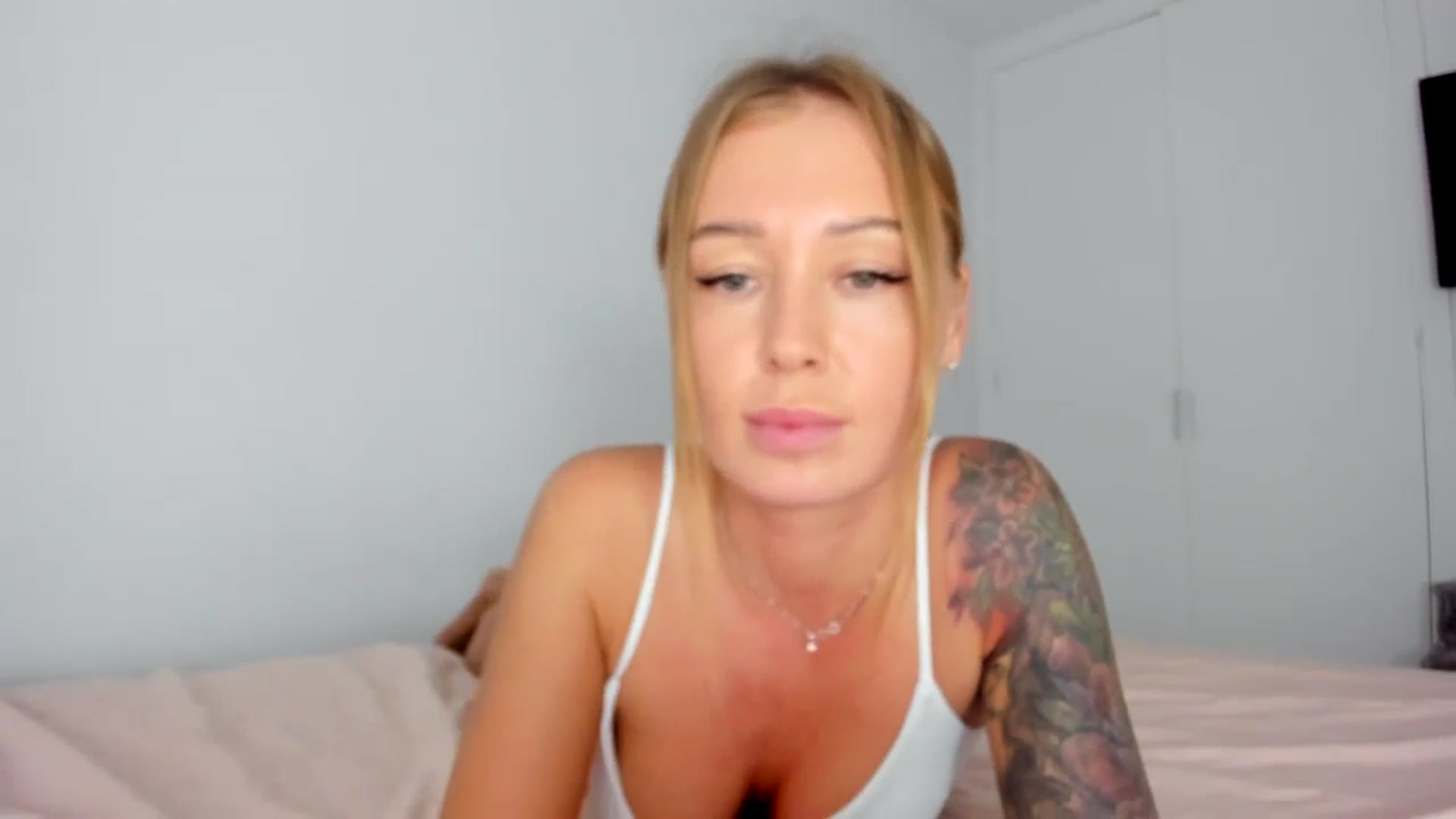 Gallery image thumbnail from AAA_Yas's myfreecams stream on, 06/22/2024, 21:18 image 15 of 20