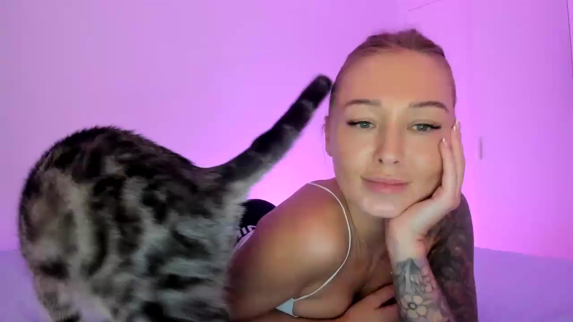 Gallery image thumbnail from AAA_Yas's myfreecams stream on, 07/12/2024, 22:55 image 4 of 20