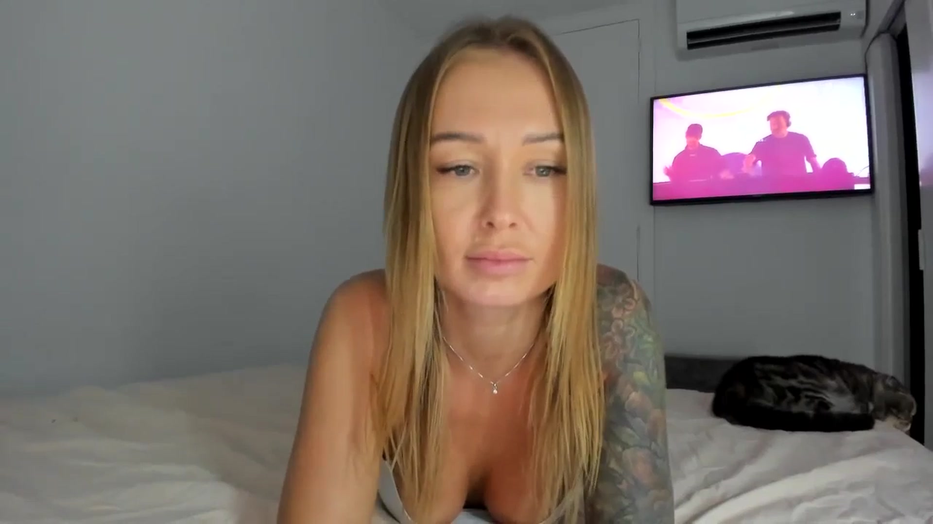 Gallery image thumbnail from AAA_Yas's myfreecams stream on, 07/19/2024, 21:20 image 10 of 20