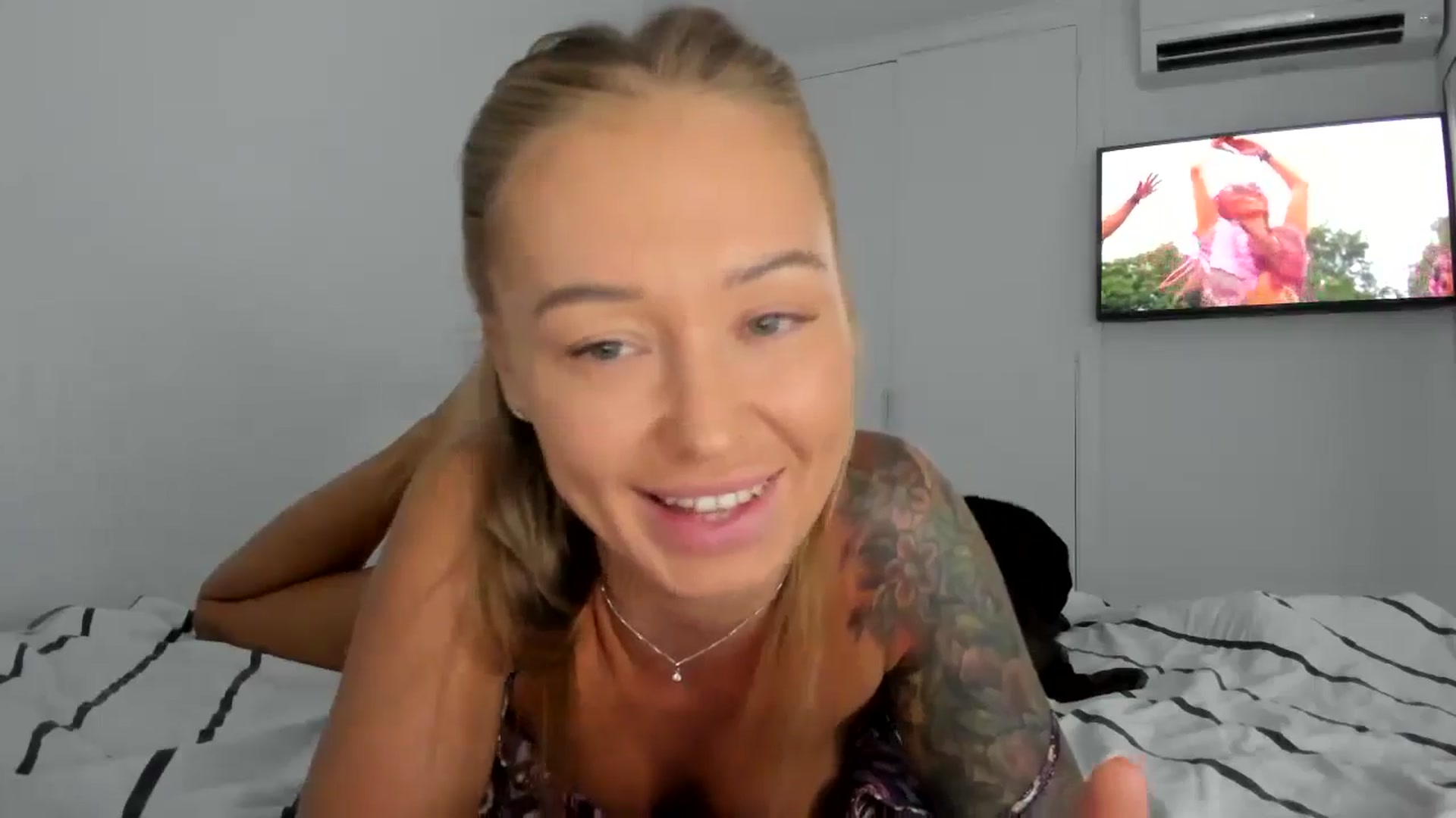 Gallery image thumbnail from AAA_Yas's myfreecams stream on, 07/29/2024, 22:07 image 9 of 20