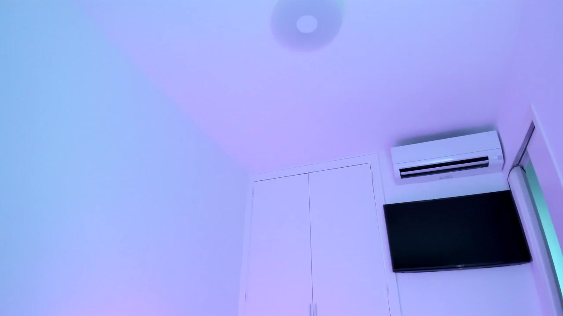 Gallery image thumbnail from AAA_Yas's myfreecams stream on, 08/17/2024, 21:31 image 4 of 20