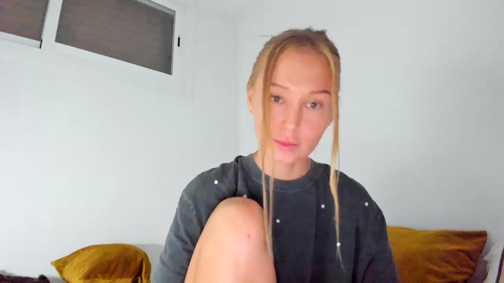 Gallery image thumbnail from AAA_Yas's myfreecams stream on, 09/27/2024, 22:52 image 17 of 20