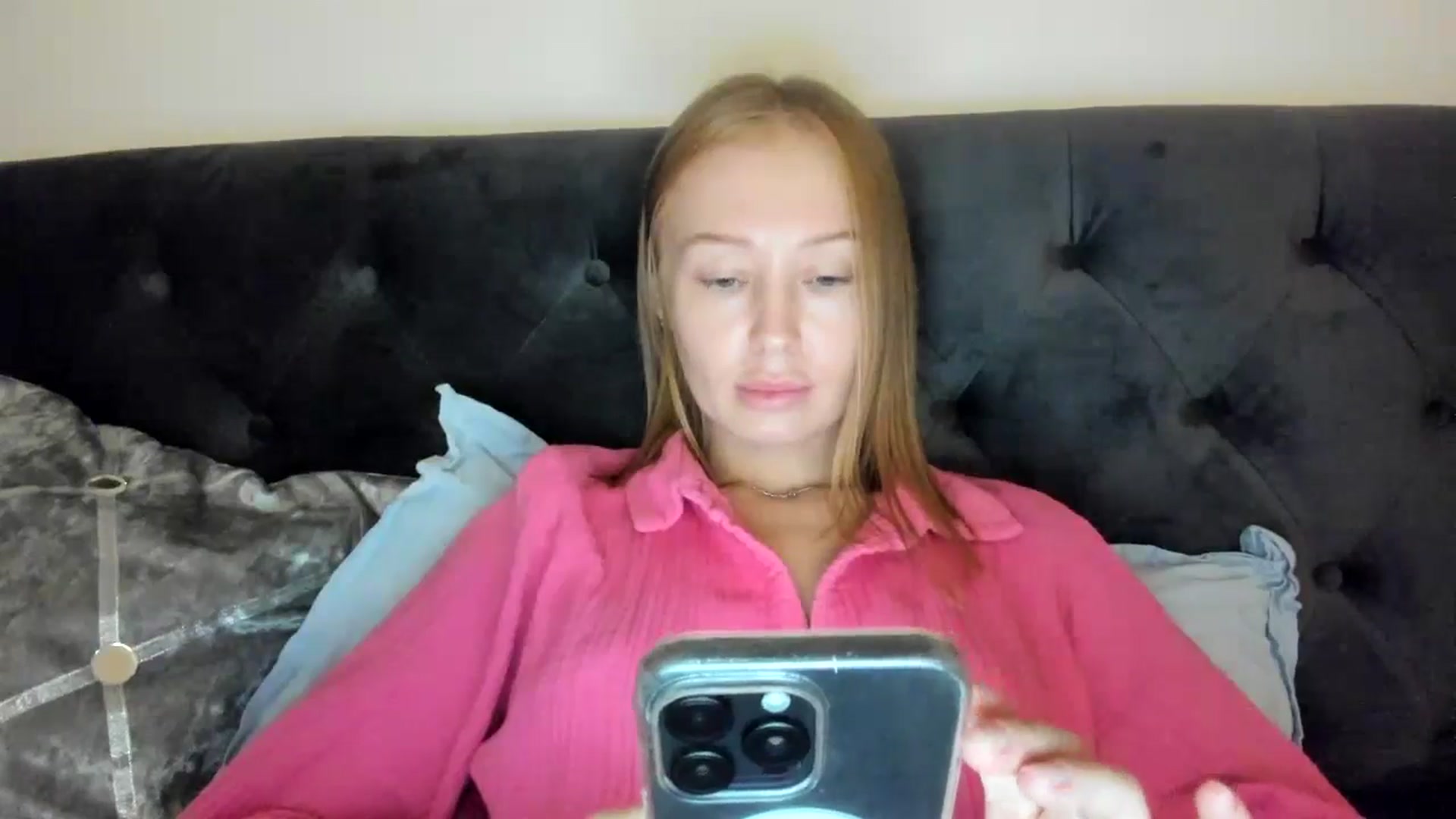 Gallery image thumbnail from AAA_Yas's myfreecams stream on, 10/18/2024, 20:58 image 8 of 20