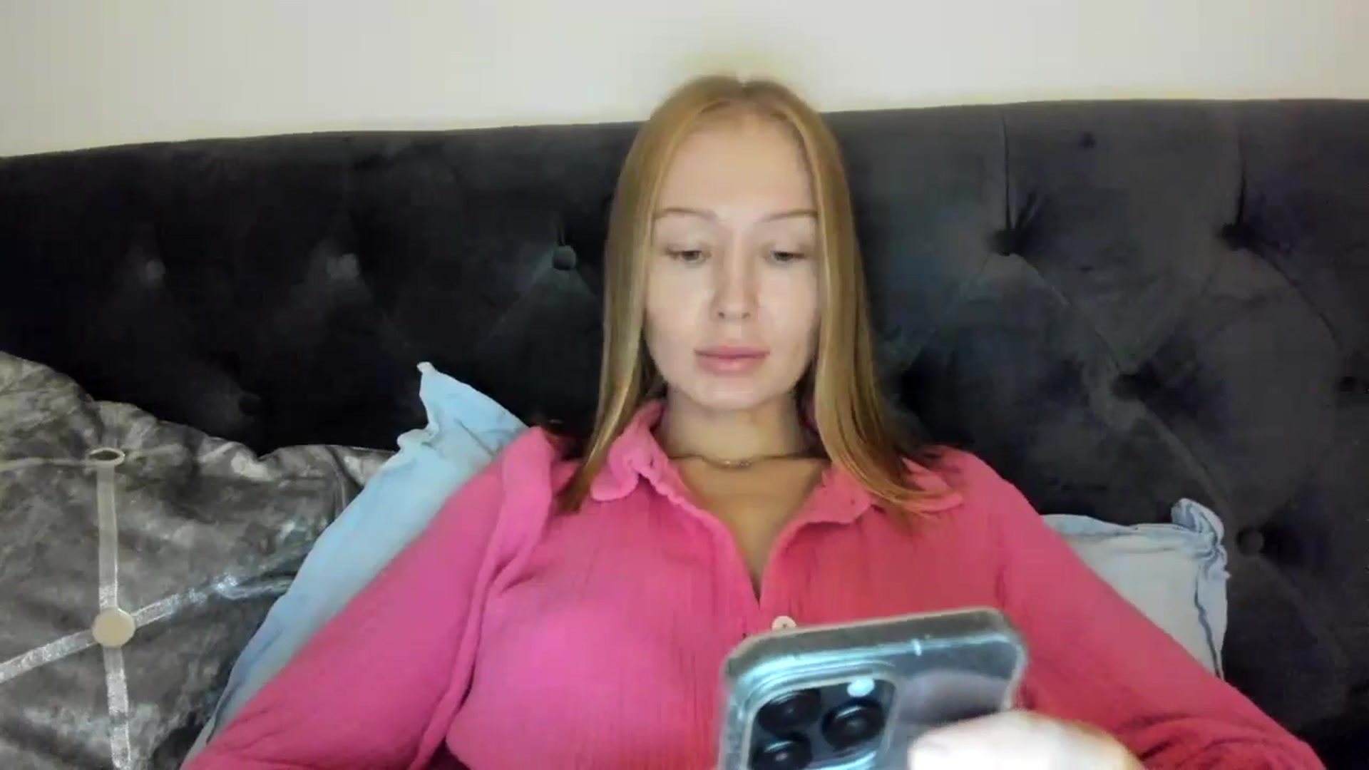 Gallery image thumbnail from AAA_Yas's myfreecams stream on, 10/18/2024, 20:58 image 14 of 20