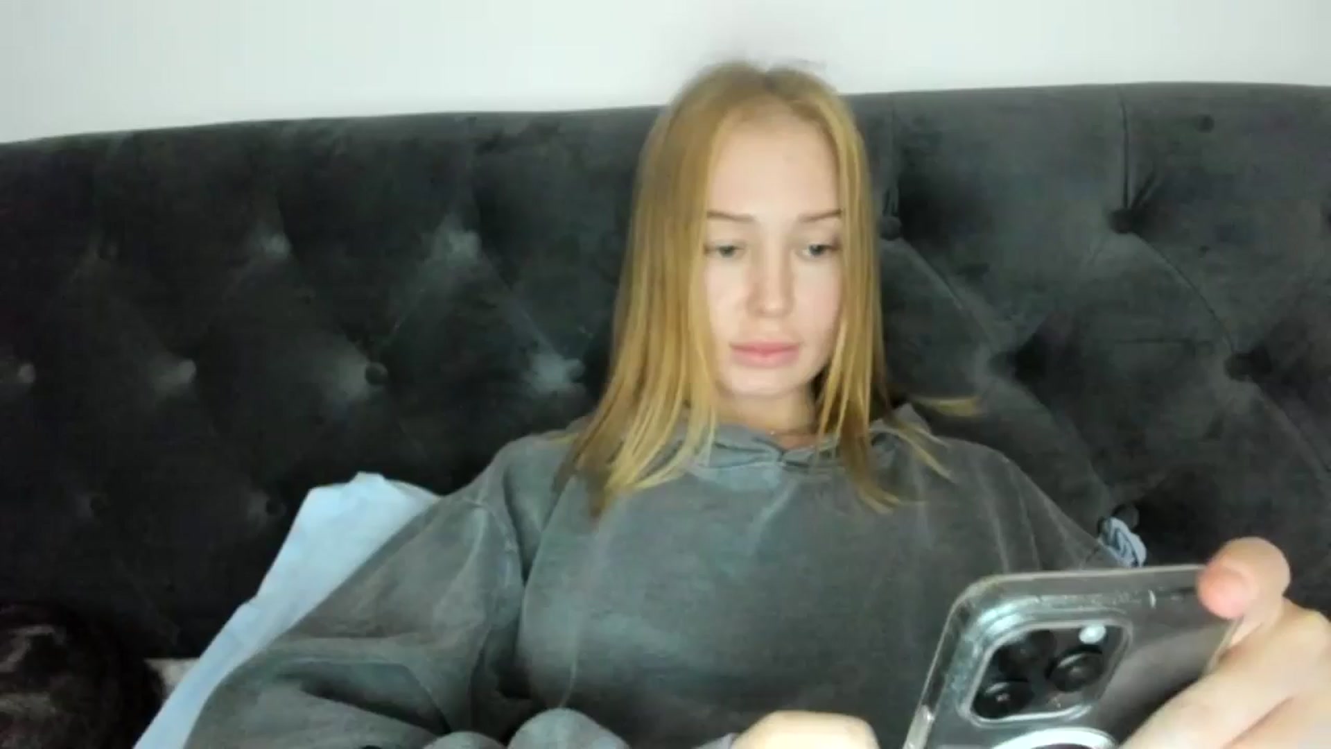 Gallery image thumbnail from AAA_Yas's myfreecams stream on, 10/21/2024, 22:12 image 19 of 20