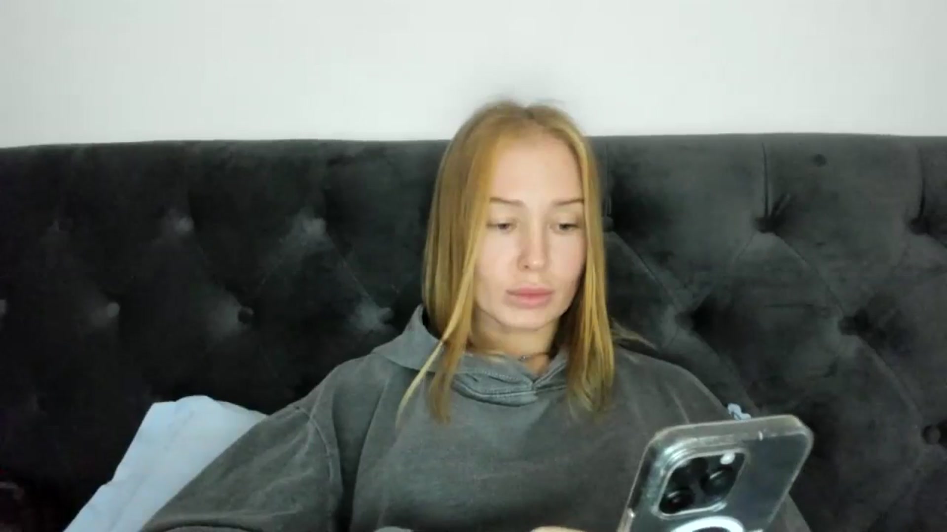 Gallery image thumbnail from AAA_Yas's myfreecams stream on, 10/21/2024, 22:12 image 11 of 20