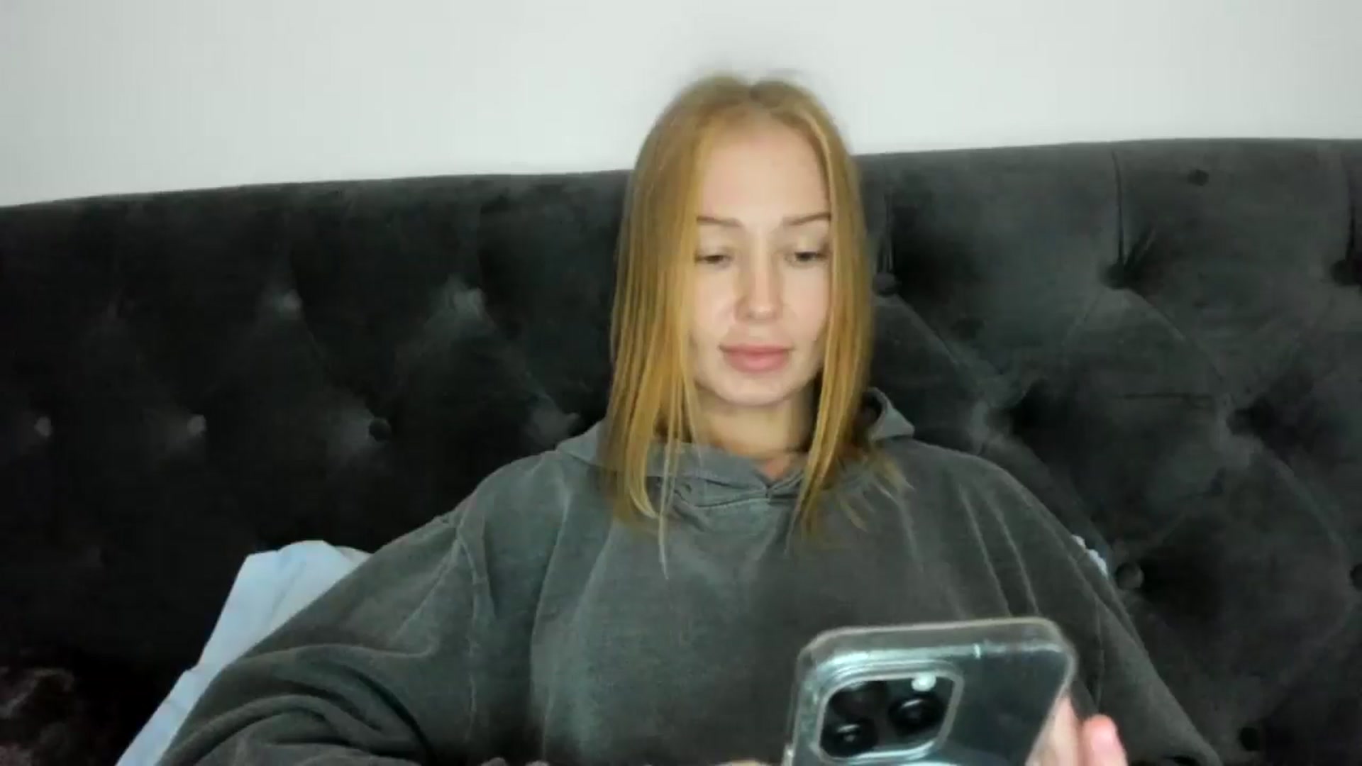 Gallery image thumbnail from AAA_Yas's myfreecams stream on, 10/21/2024, 22:12 image 5 of 20