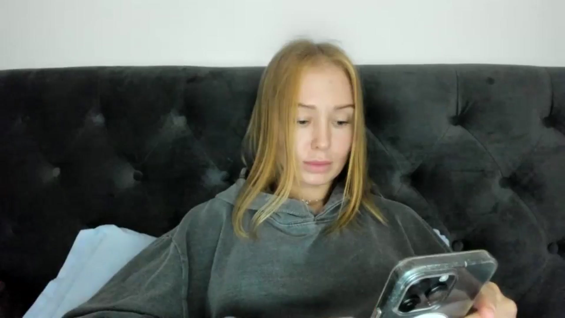 Gallery image thumbnail from AAA_Yas's myfreecams stream on, 10/21/2024, 22:12 image 9 of 20