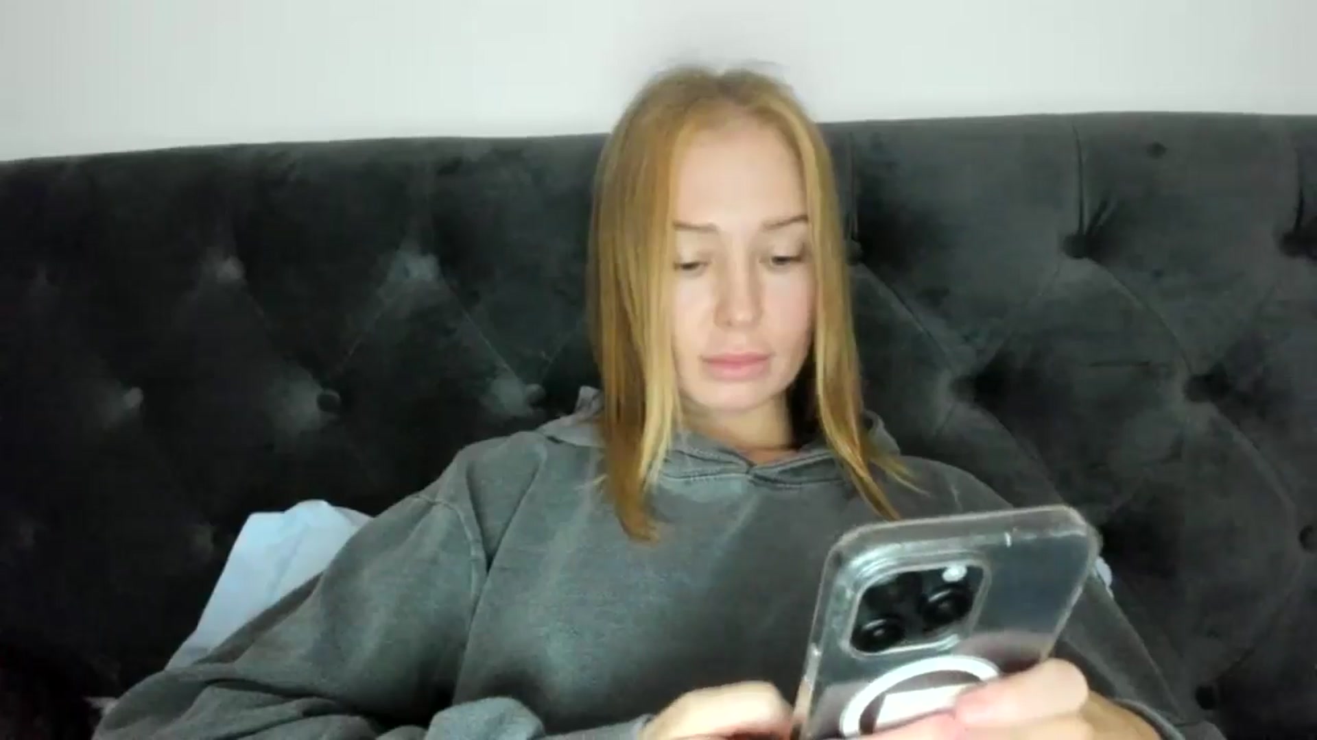 Gallery image thumbnail from AAA_Yas's myfreecams stream on, 10/21/2024, 22:12 image 15 of 20