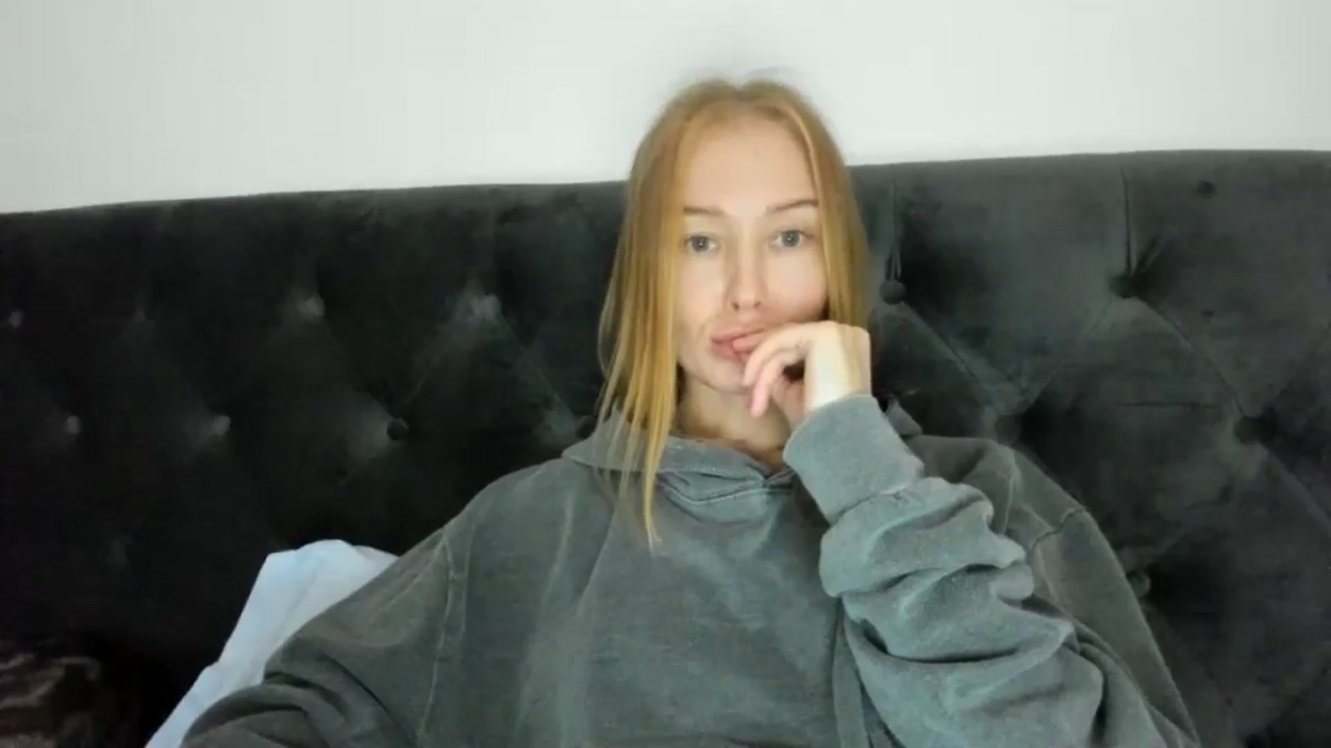 Gallery image thumbnail from AAA_Yas's myfreecams stream on, 10/21/2024, 22:12 image 3 of 20