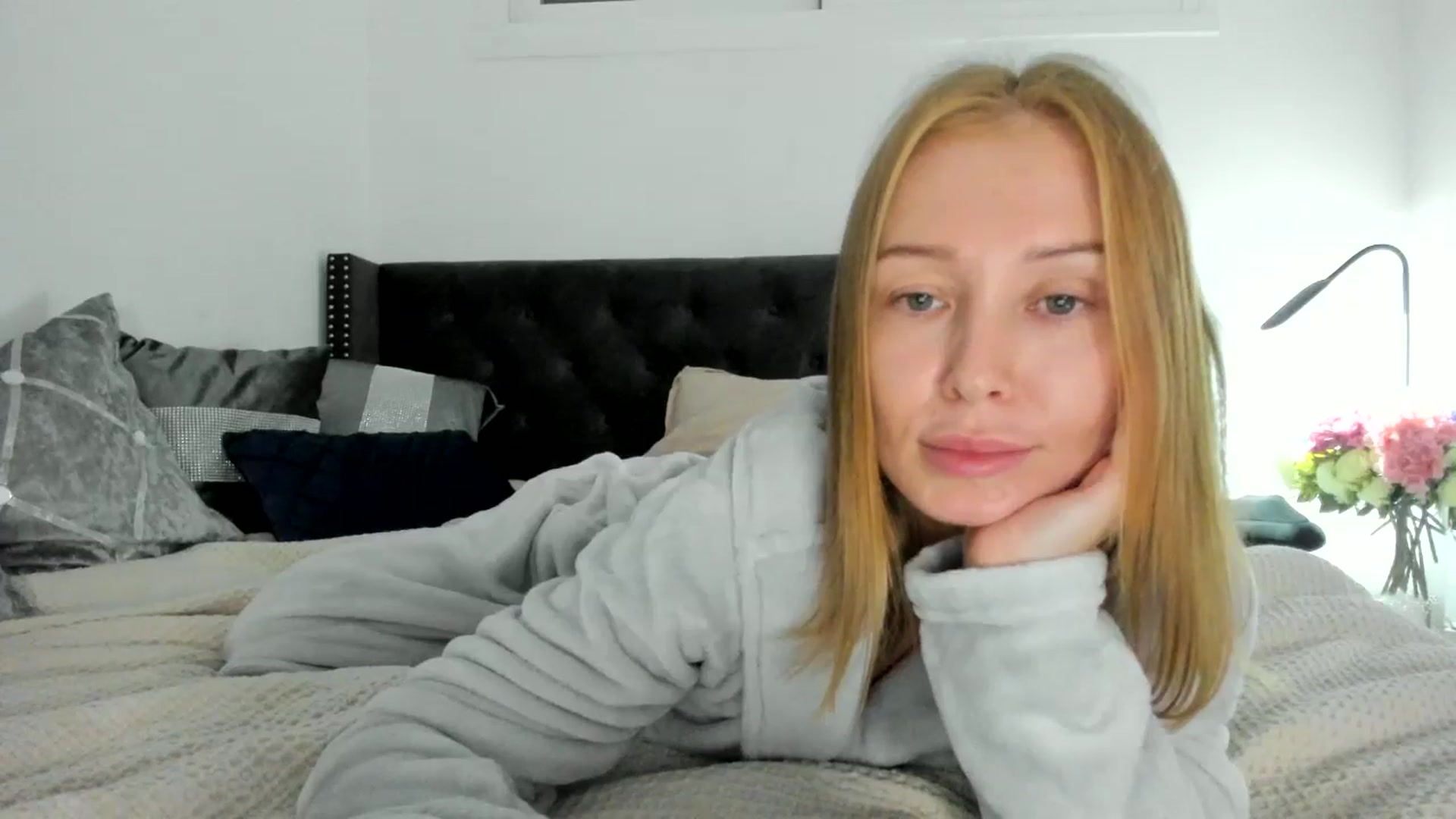 Gallery image thumbnail from AAA_Yas's myfreecams stream on, 10/30/2024, 20:01 image 9 of 20