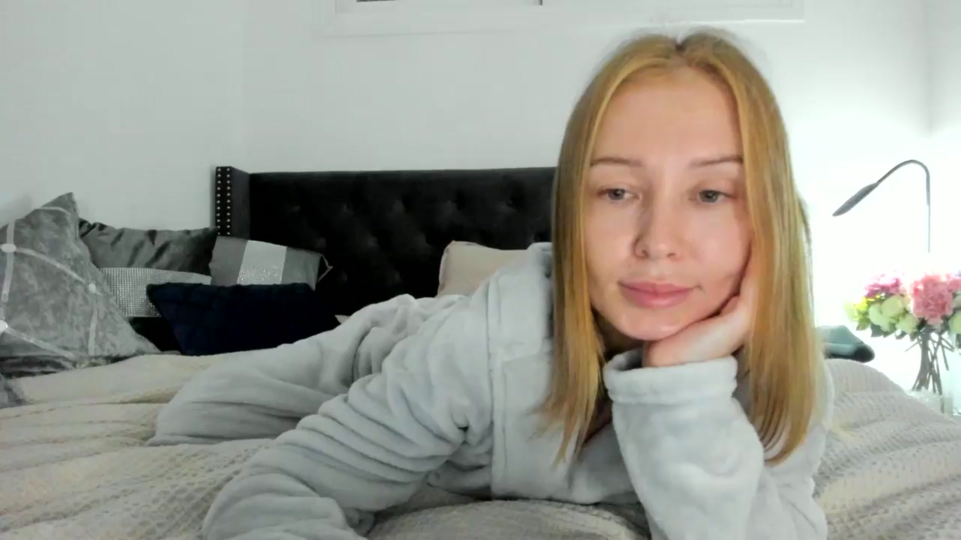 Gallery image thumbnail from AAA_Yas's myfreecams stream on, 10/30/2024, 20:01 image 4 of 20