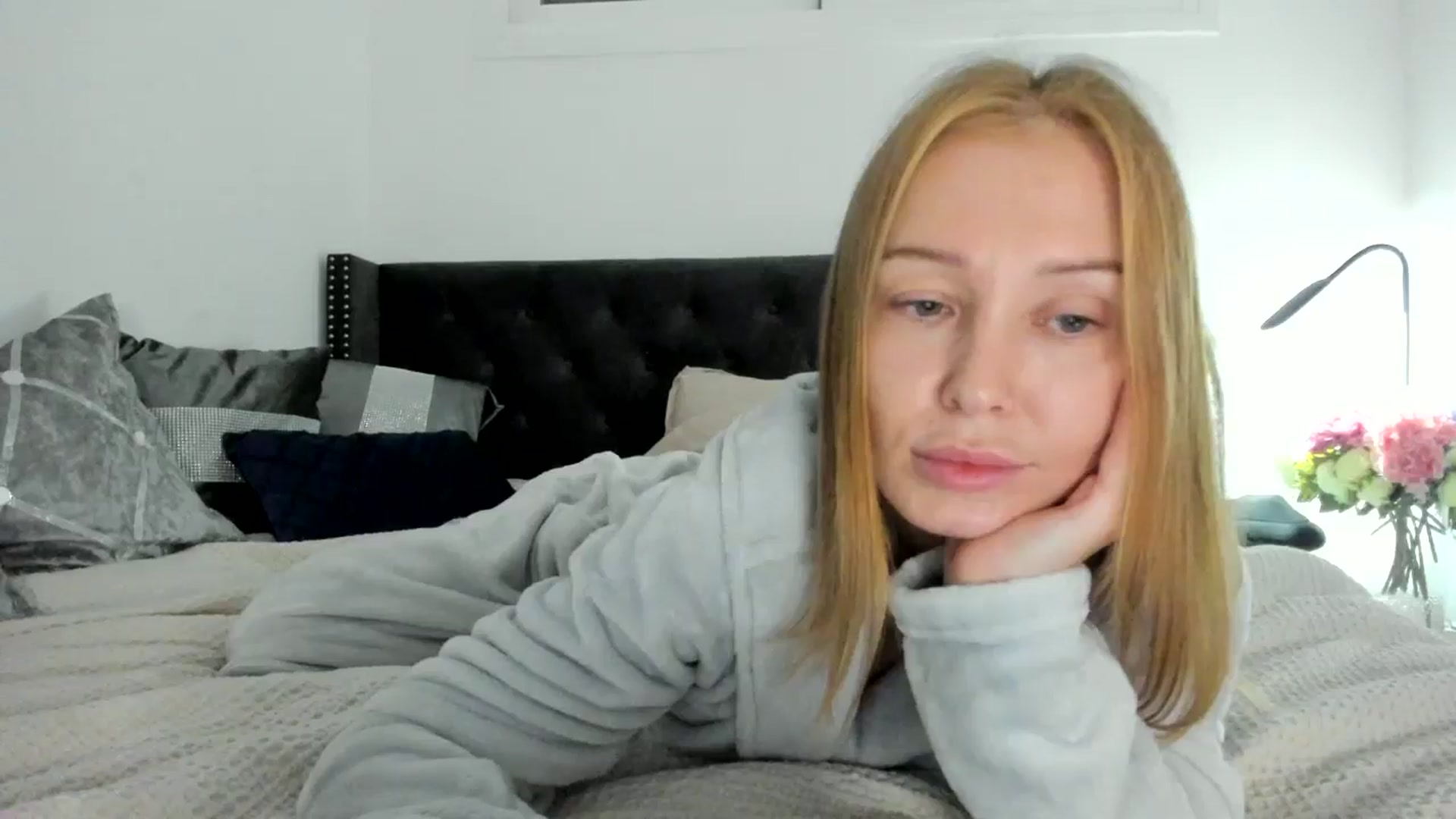 Gallery image thumbnail from AAA_Yas's myfreecams stream on, 10/30/2024, 20:01 image 7 of 20