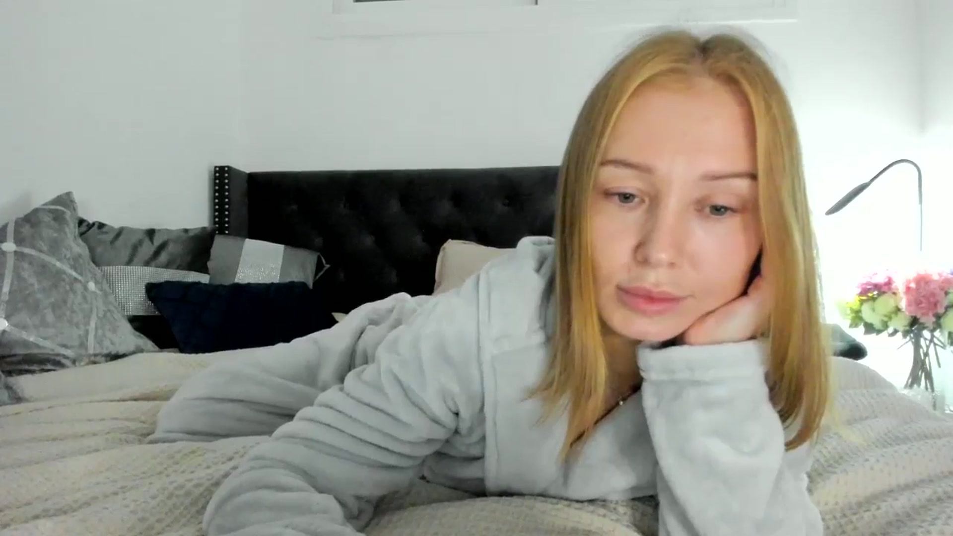 Gallery image thumbnail from AAA_Yas's myfreecams stream on, 10/30/2024, 20:01 image 2 of 20