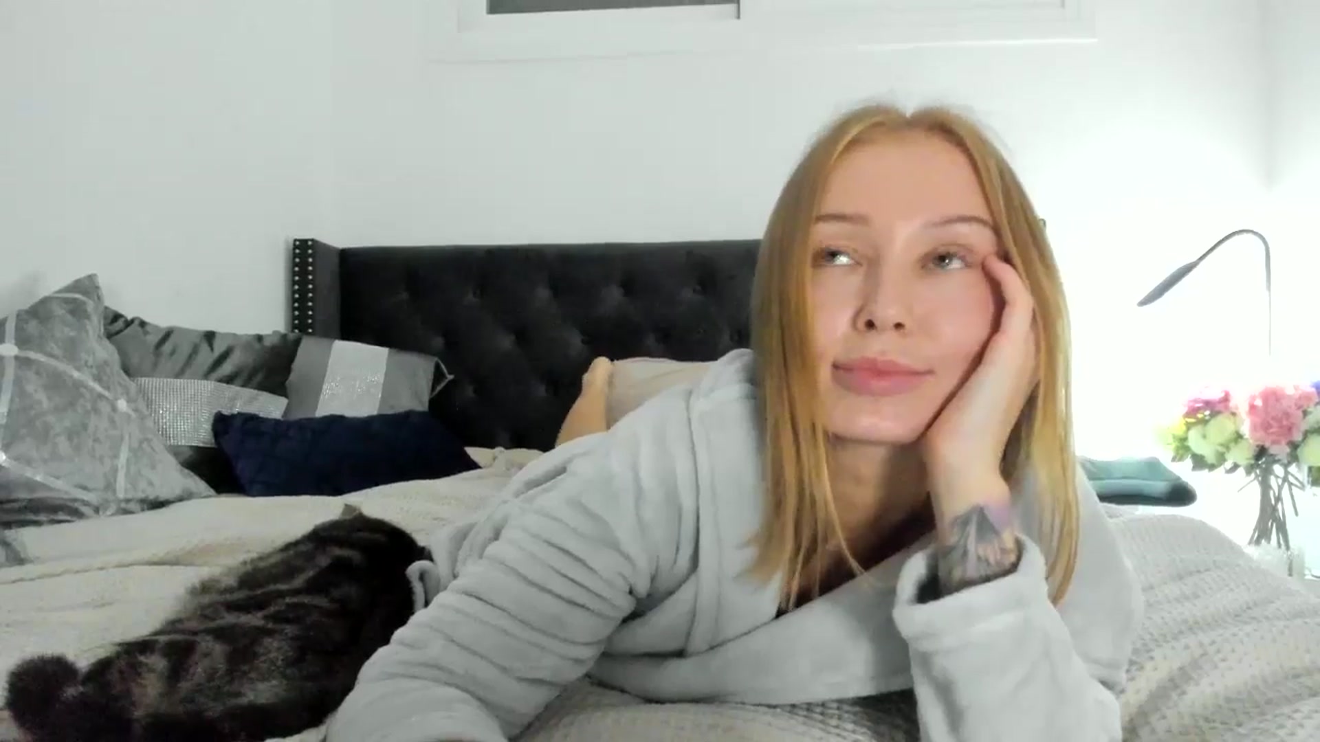 Gallery image thumbnail from AAA_Yas's myfreecams stream on, 10/30/2024, 21:32 image 19 of 20