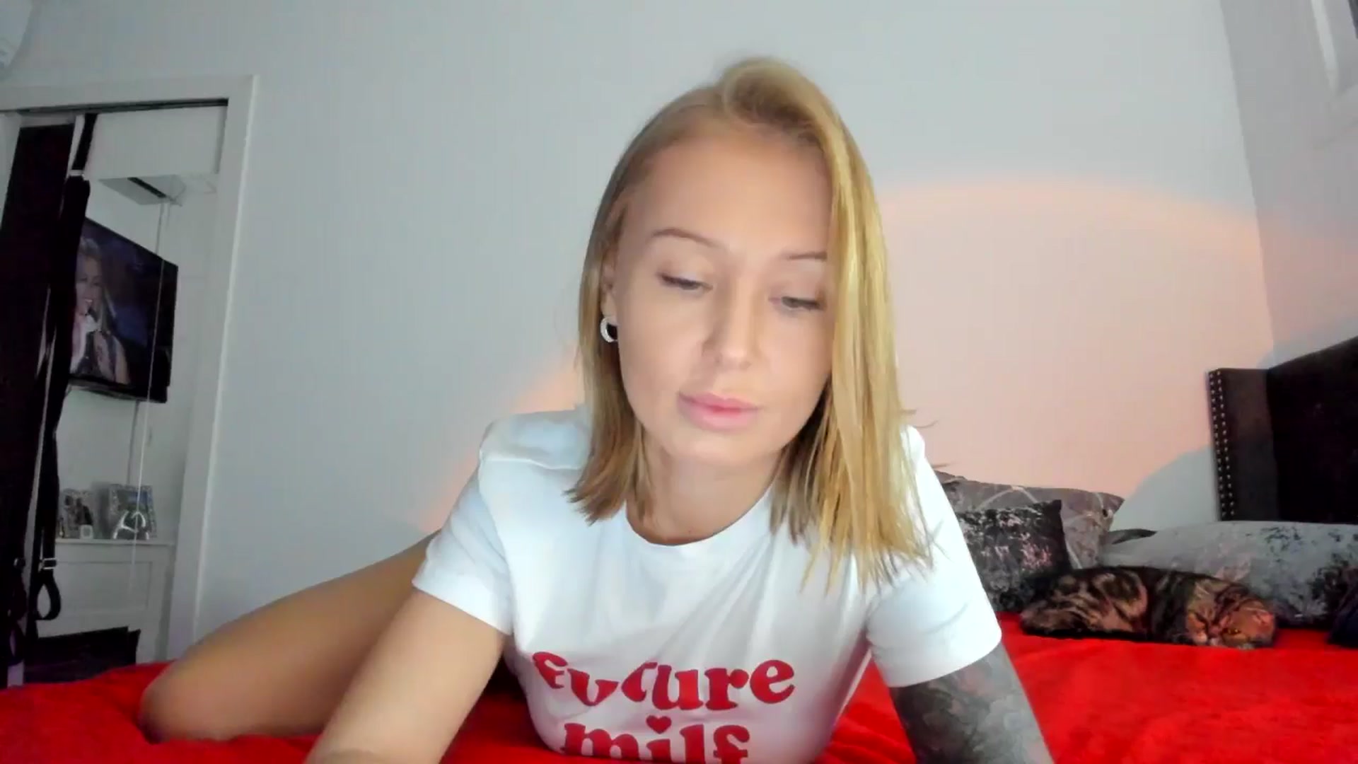 Gallery image thumbnail from AAA_Yas's myfreecams stream on, 11/16/2024, 21:05 image 12 of 20