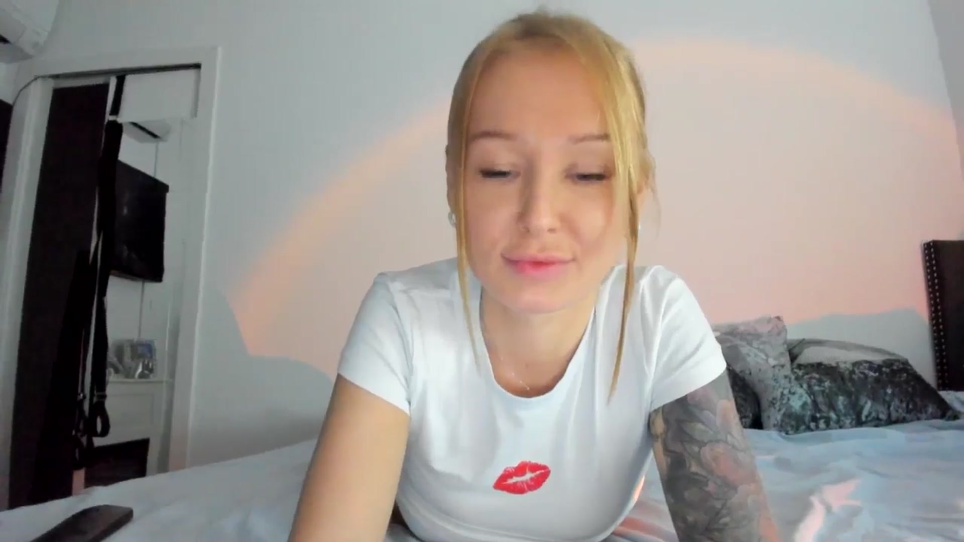 Gallery image thumbnail from AAA_Yas's myfreecams stream on, 11/17/2024, 21:30 image 11 of 20