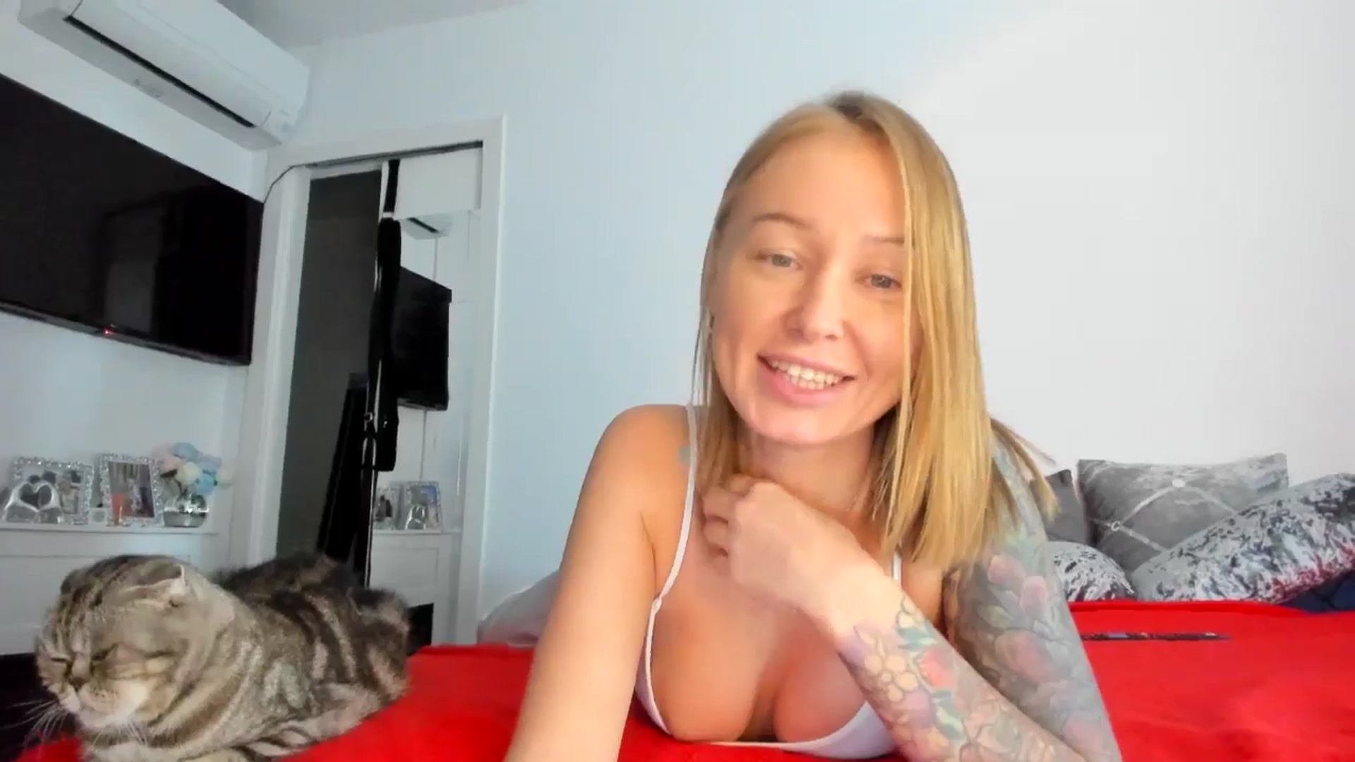 Gallery image thumbnail from AAA_Yas's myfreecams stream on, 11/21/2024, 23:32 image 7 of 20