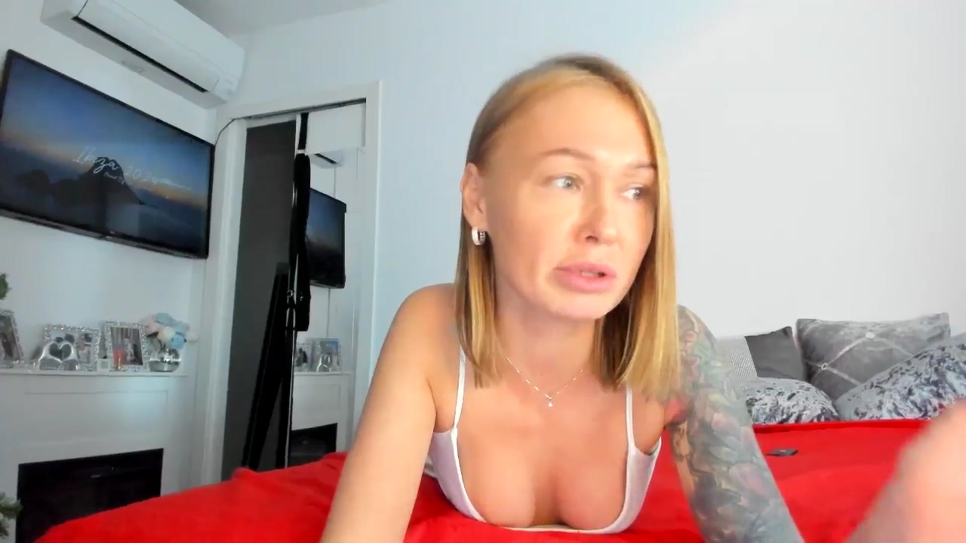 Gallery image thumbnail from AAA_Yas's myfreecams stream on, 11/21/2024, 23:32 image 17 of 20
