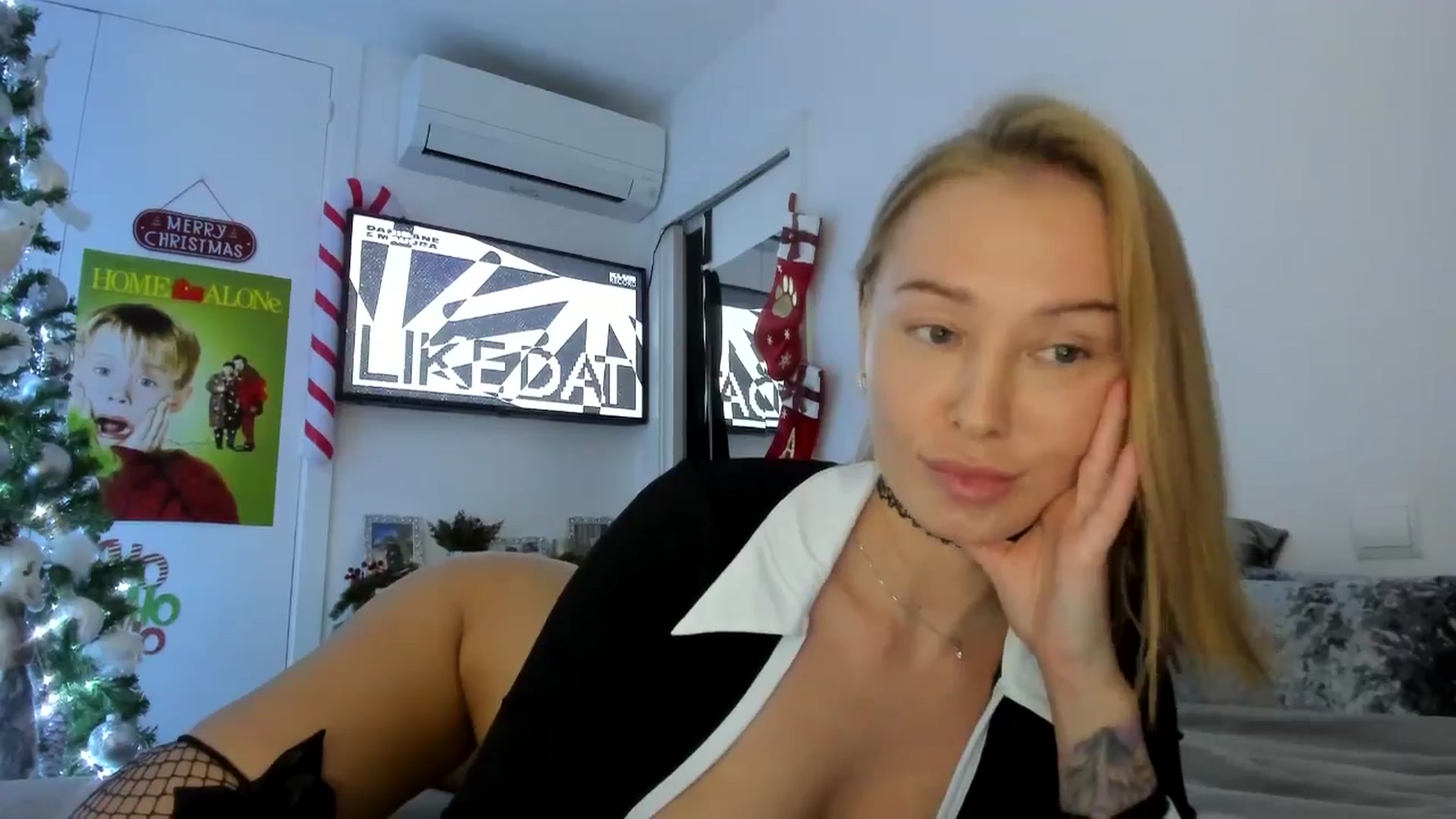 Gallery image thumbnail from AAA_Yas's myfreecams stream on, 11/30/2024, 21:39 image 5 of 20