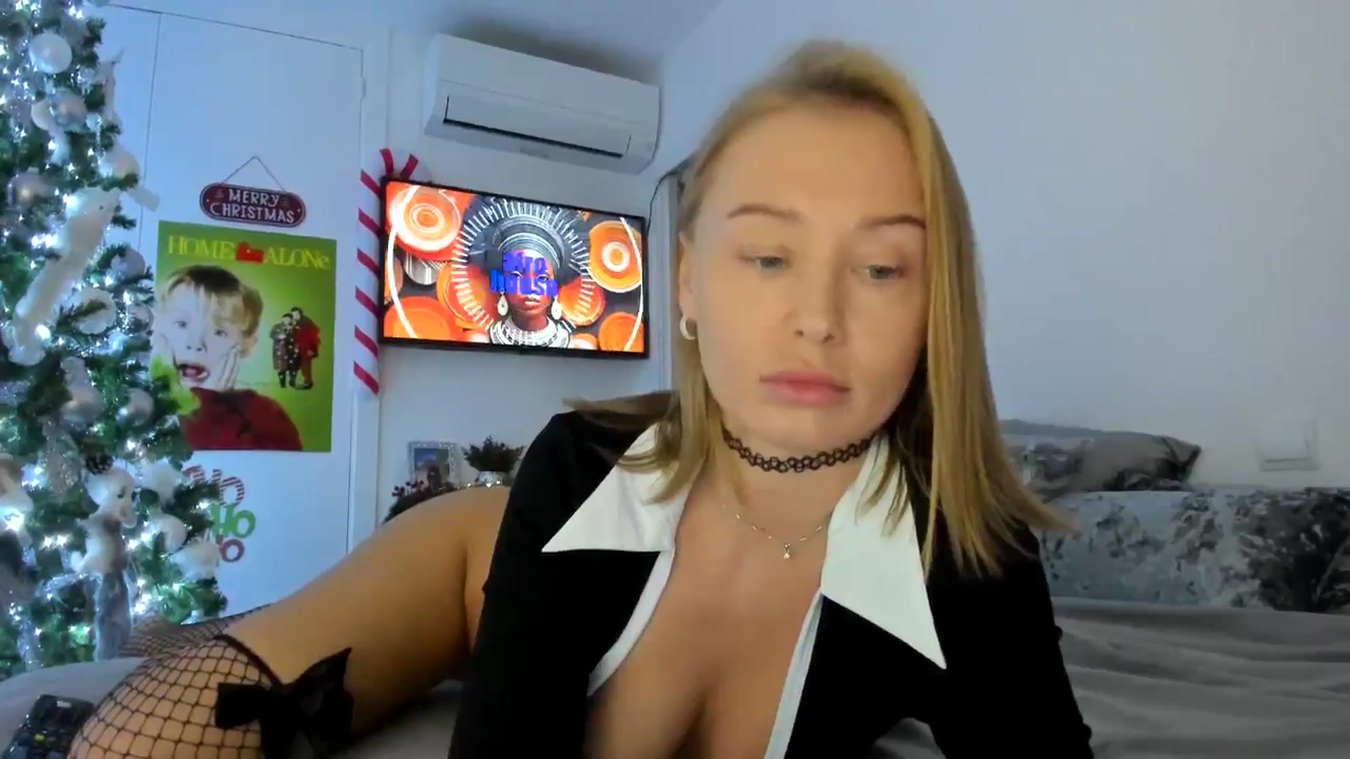 Gallery image thumbnail from AAA_Yas's myfreecams stream on, 11/30/2024, 21:39 image 8 of 20