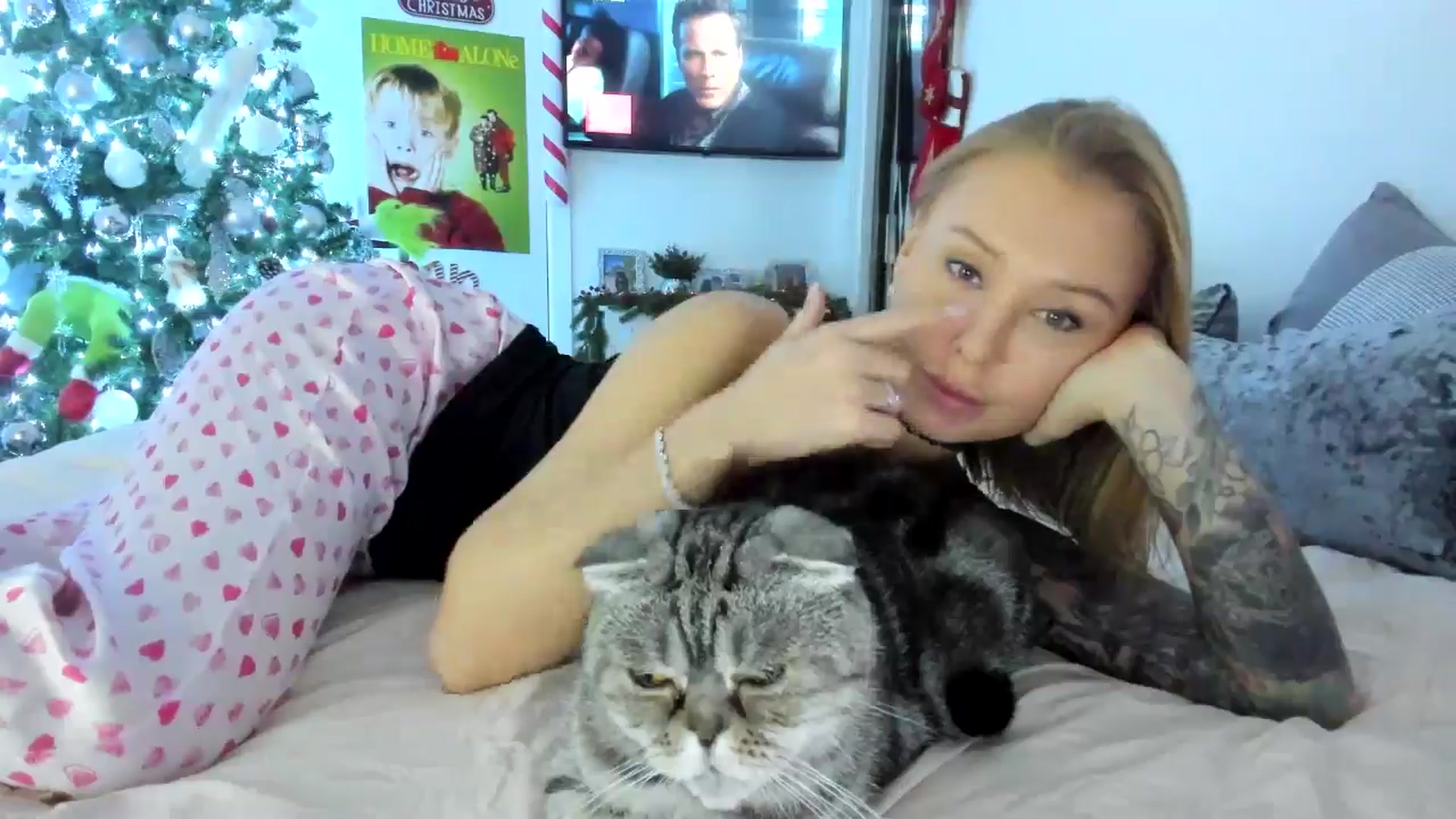 Gallery image thumbnail from AAA_Yas's myfreecams stream on, 12/28/2024, 20:31 image 7 of 20