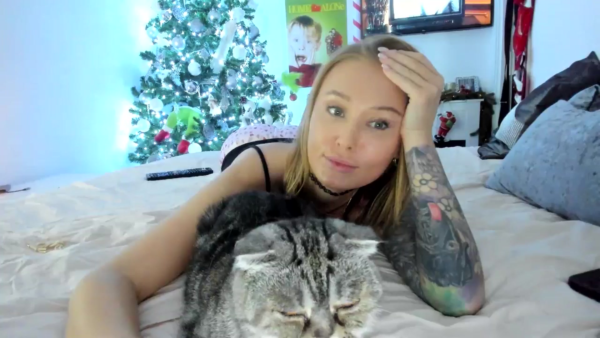 Gallery image thumbnail from AAA_Yas's myfreecams stream on, 12/28/2024, 20:31 image 15 of 20