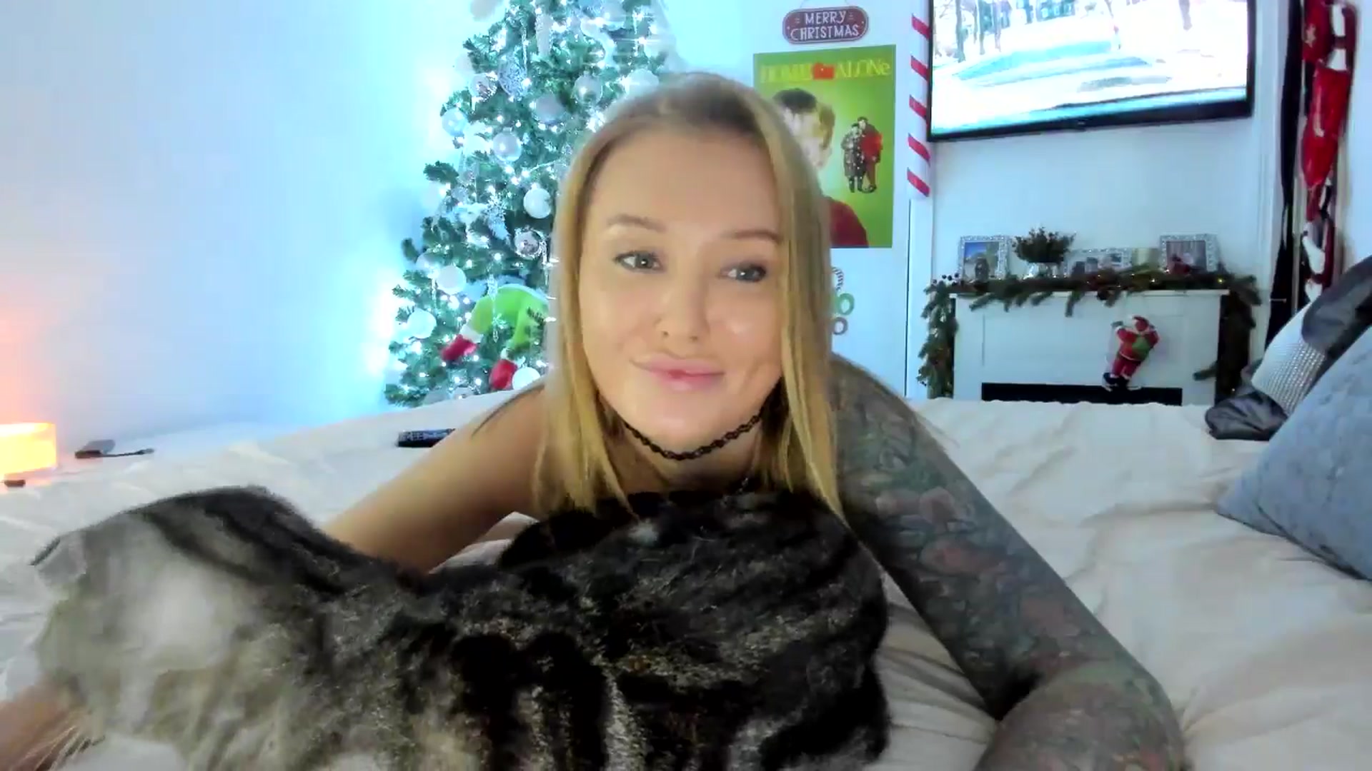 Gallery image thumbnail from AAA_Yas's myfreecams stream on, 12/28/2024, 20:31 image 14 of 20