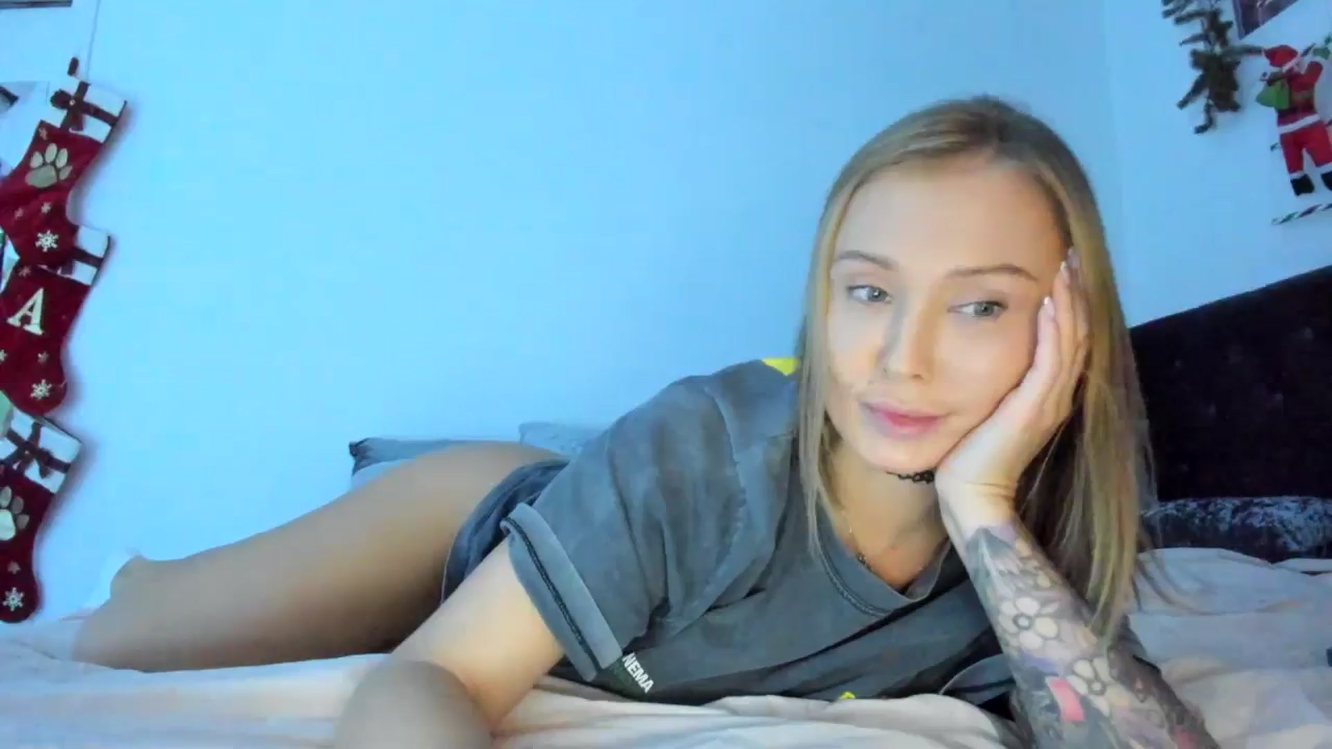 Gallery image thumbnail from AAA_Yas's myfreecams stream on, 12/29/2024, 19:08 image 12 of 20