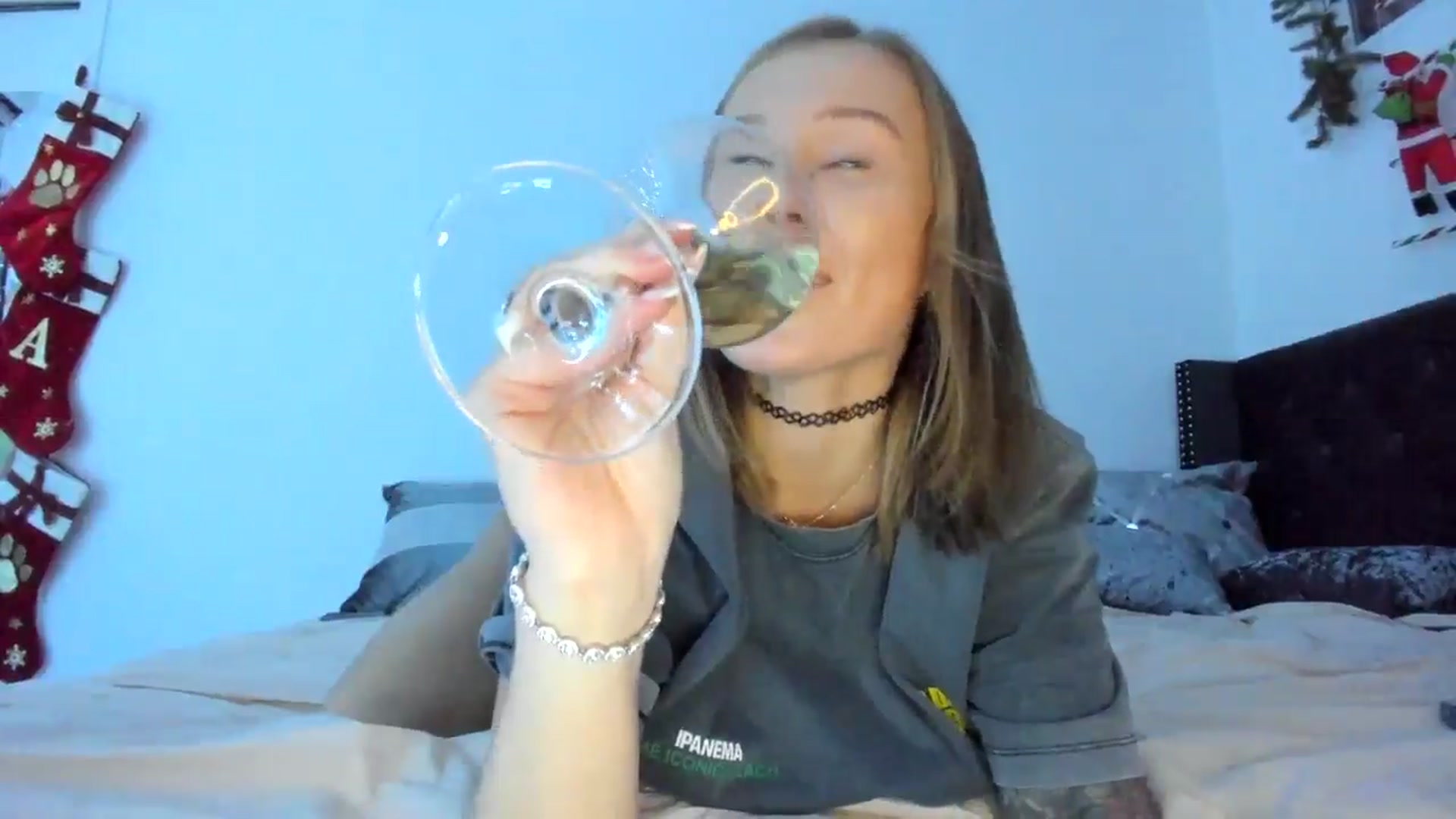 Gallery image thumbnail from AAA_Yas's myfreecams stream on, 12/29/2024, 19:08 image 18 of 20