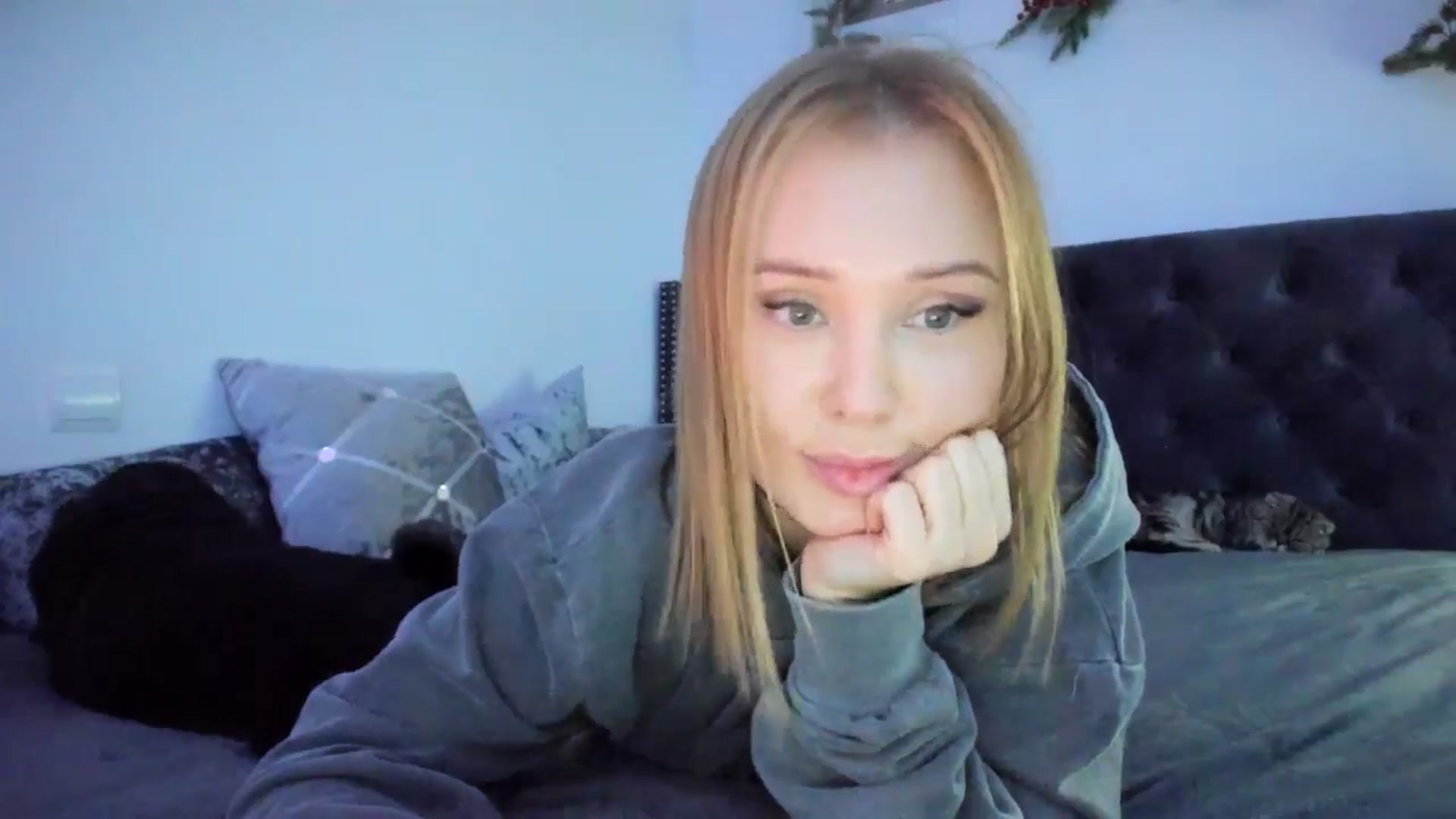 Gallery image thumbnail from AAA_Yas's myfreecams stream on, 01/12/2025, 24:00 image 19 of 20