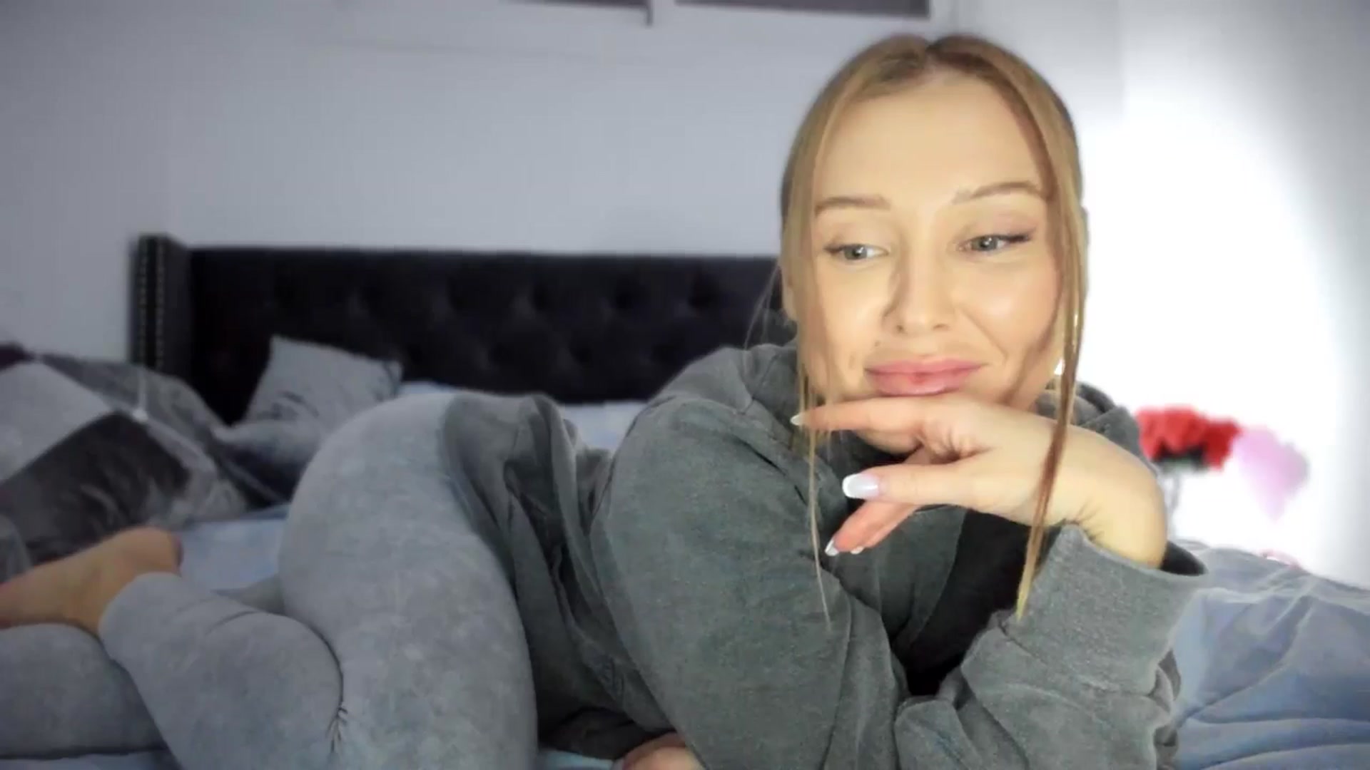 Gallery image thumbnail from AAA_Yas's myfreecams stream on, 01/18/2025, 23:18 image 2 of 20