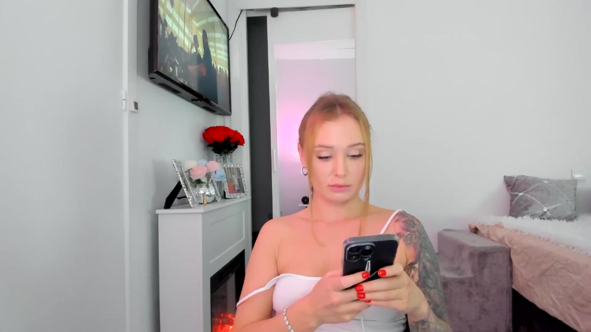 Gallery image thumbnail from AAA_Yas's myfreecams stream on, 03/08/2025, 19:19 image 11 of 20